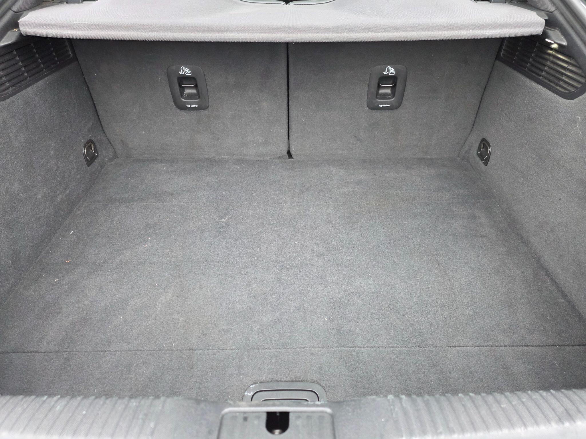Audi TT view 22