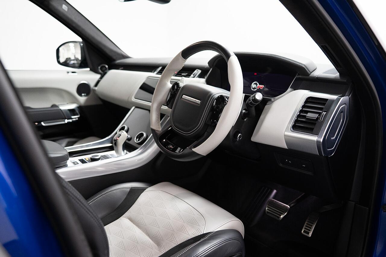 Land Rover Range Rover Sport view 4