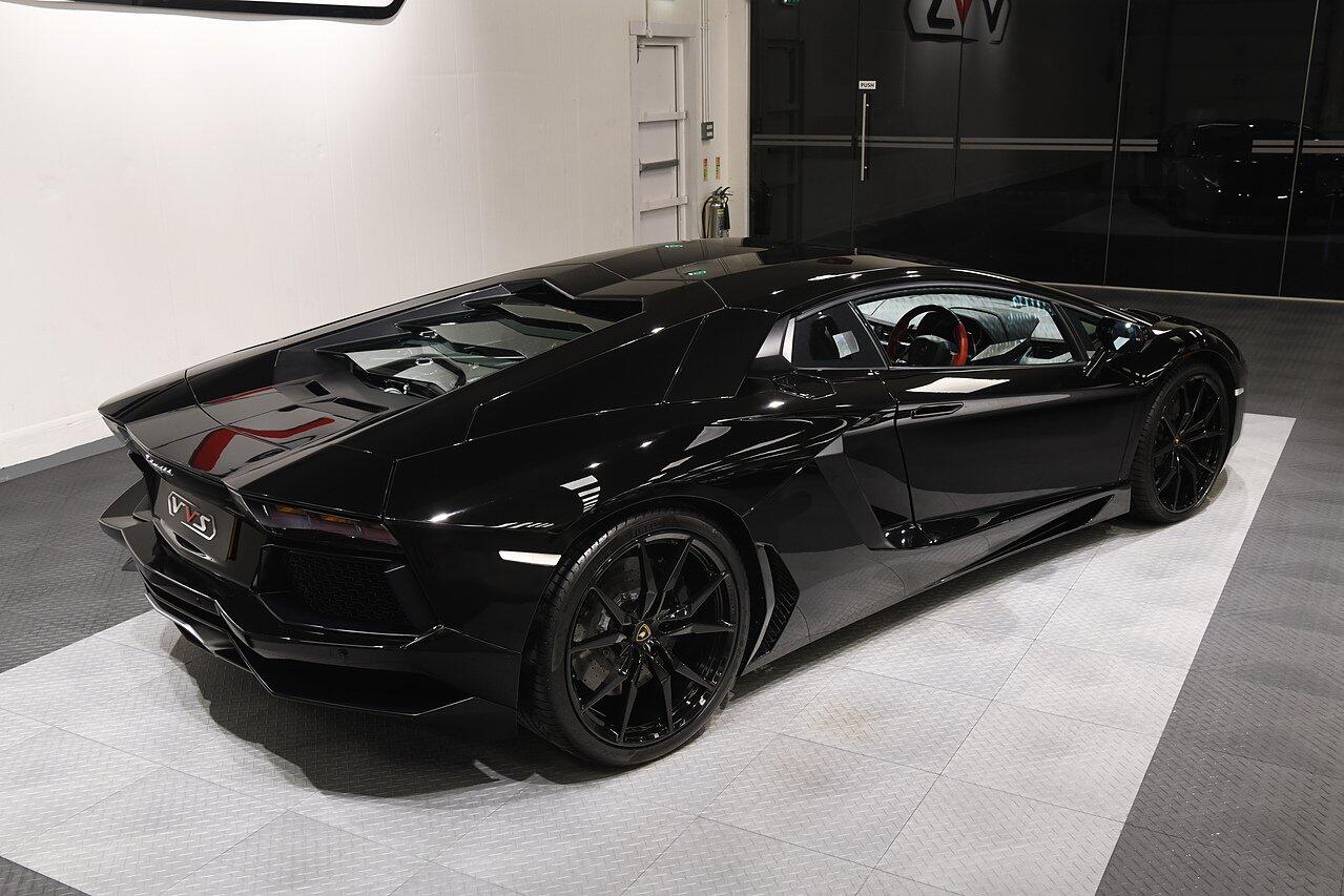 Lamborghini Aventador view 27