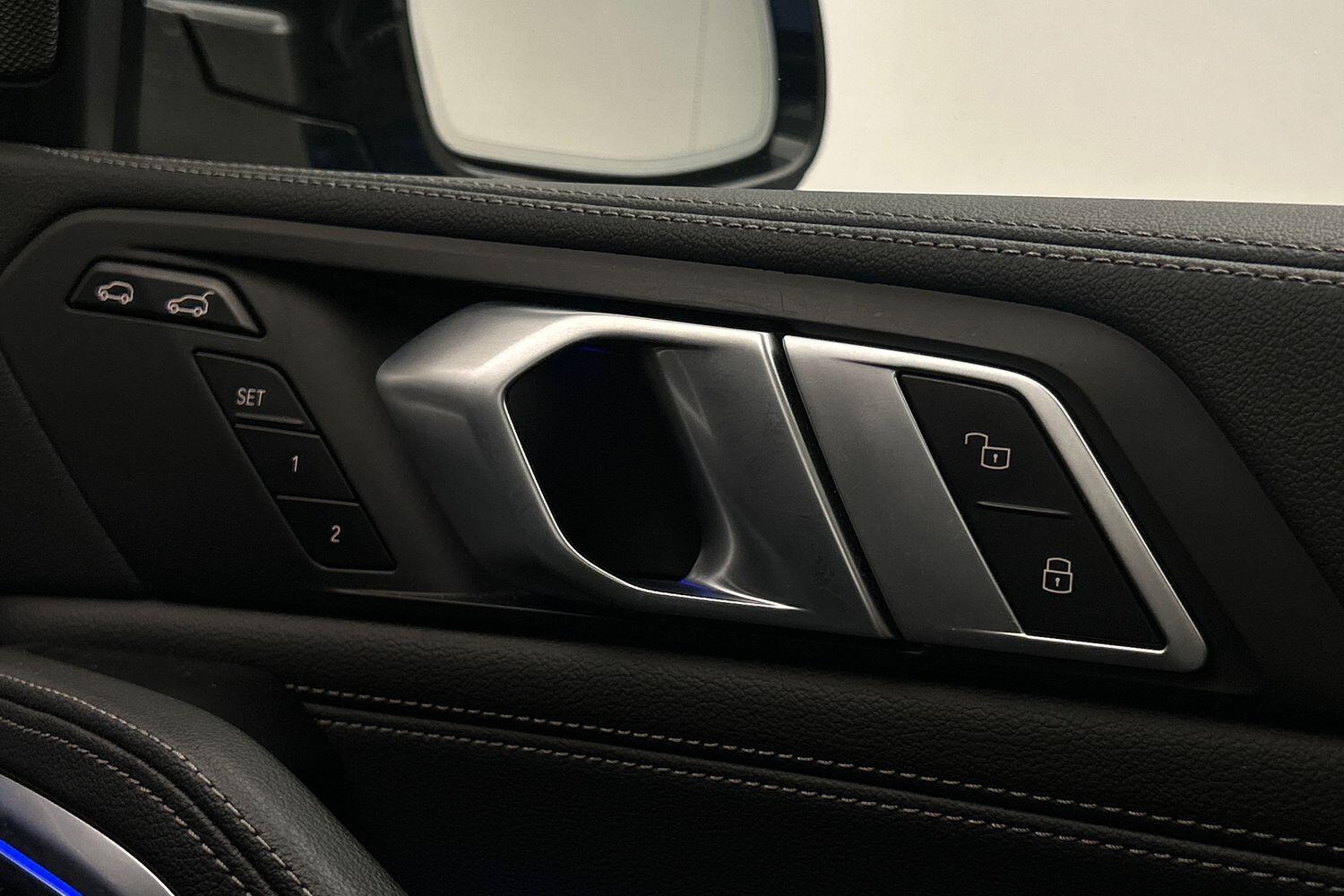 BMW X6 view 25