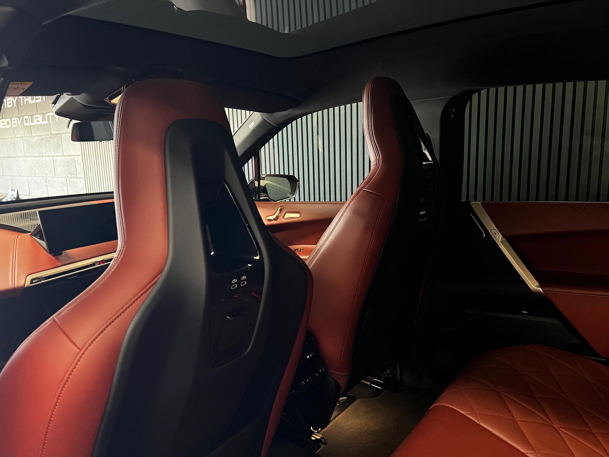 BMW iX view 18