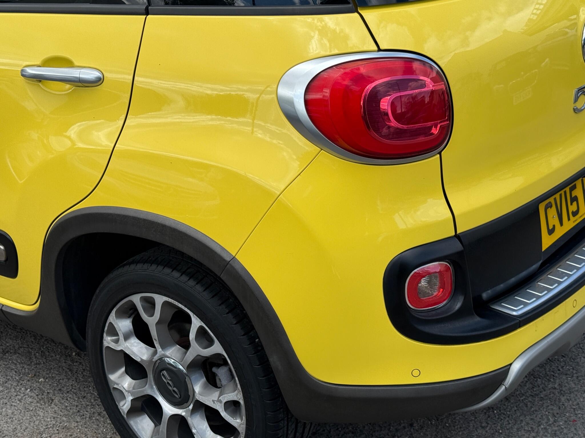Fiat 500L - Image 24