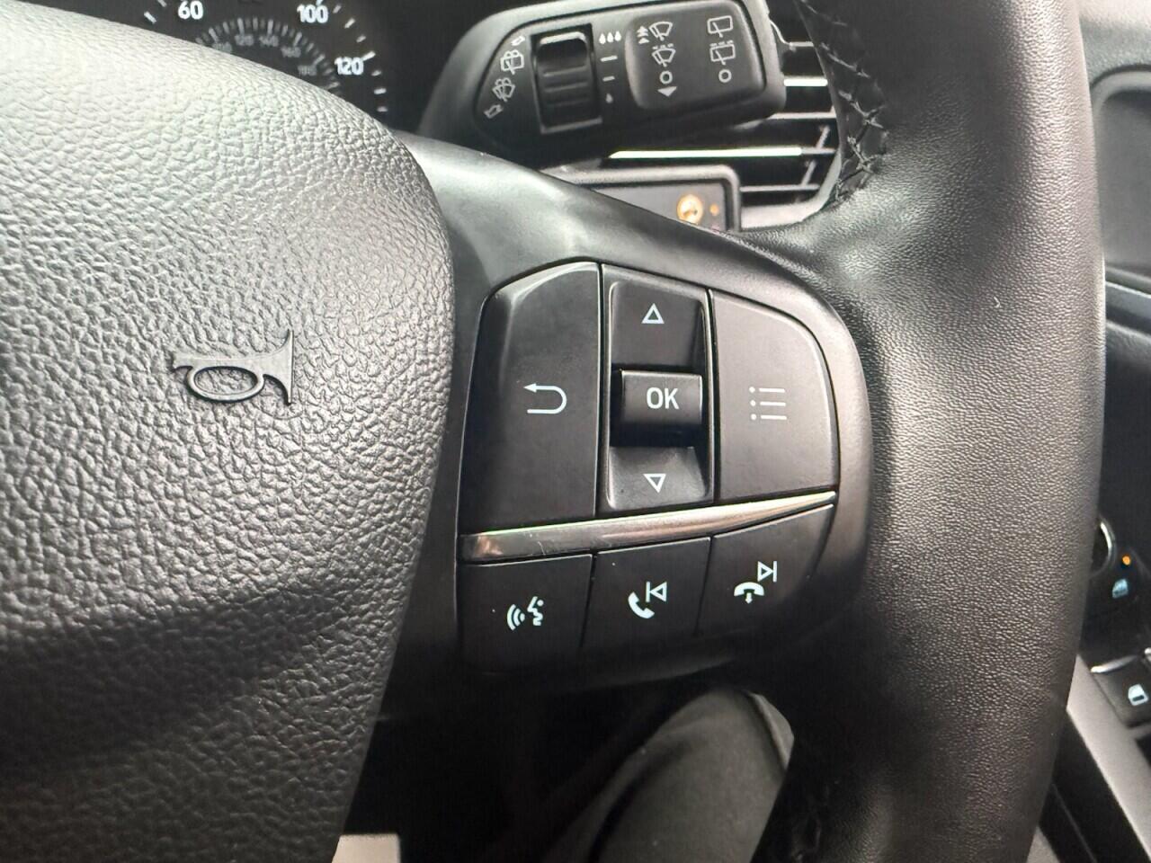 Ford Focus view 13