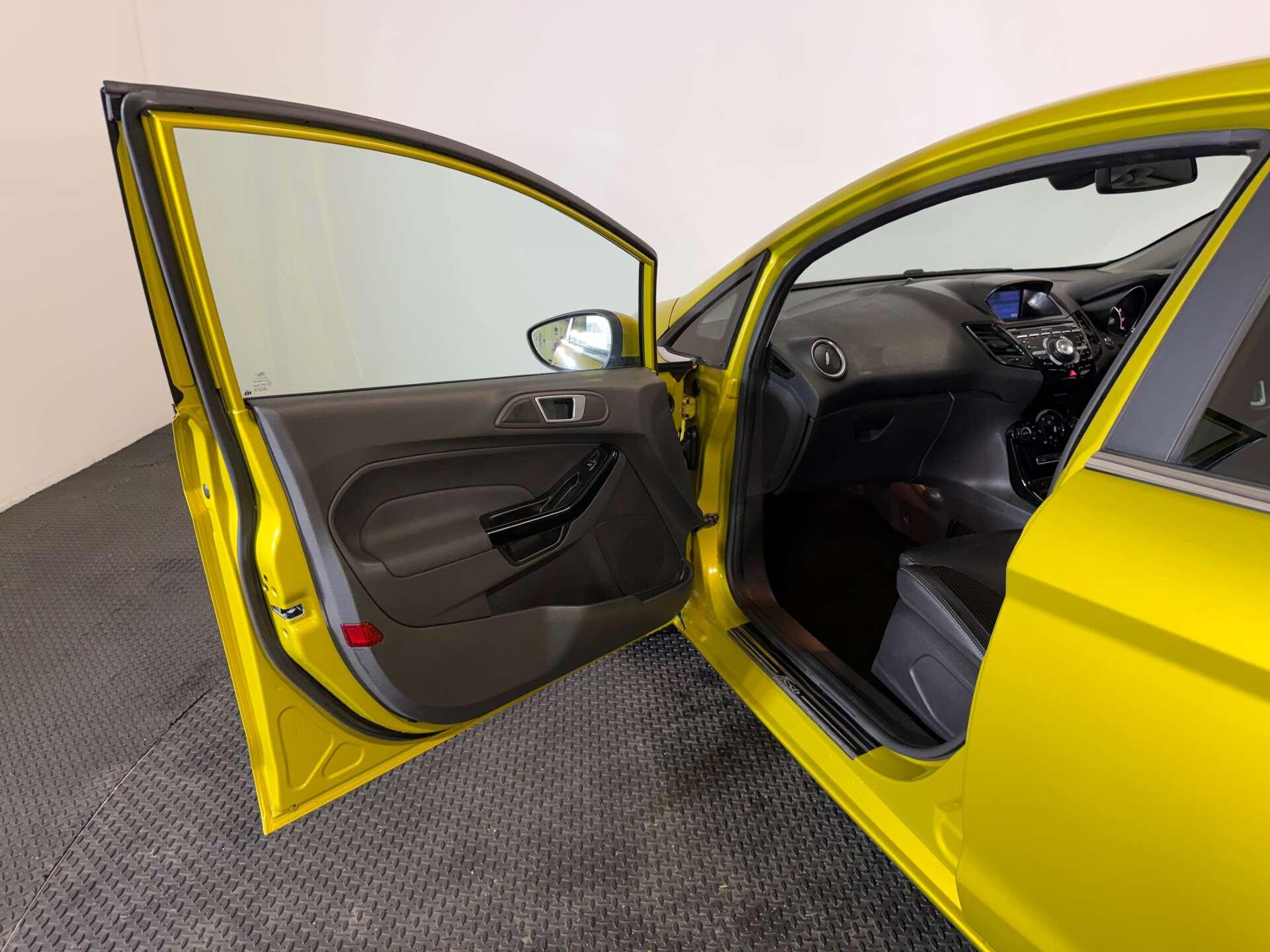 Ford Fiesta view 57