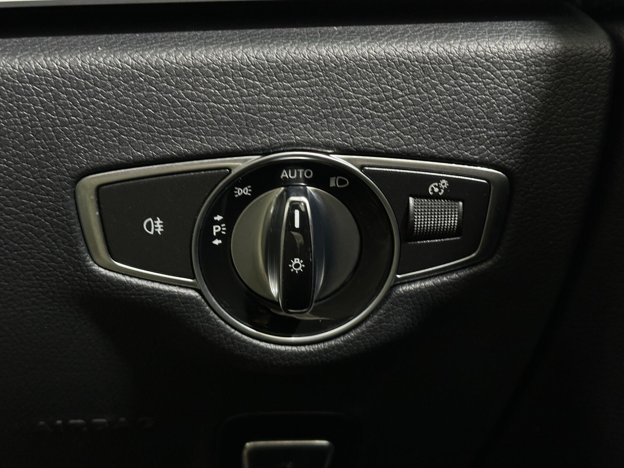 Mercedes-Benz E-Class view 18