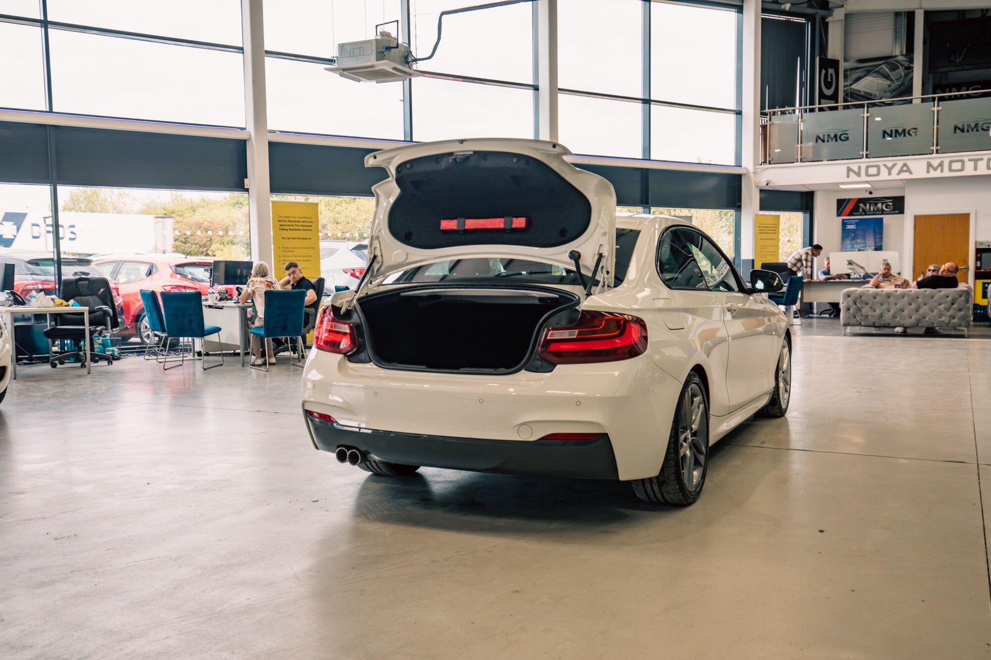 BMW 2 Series view 29