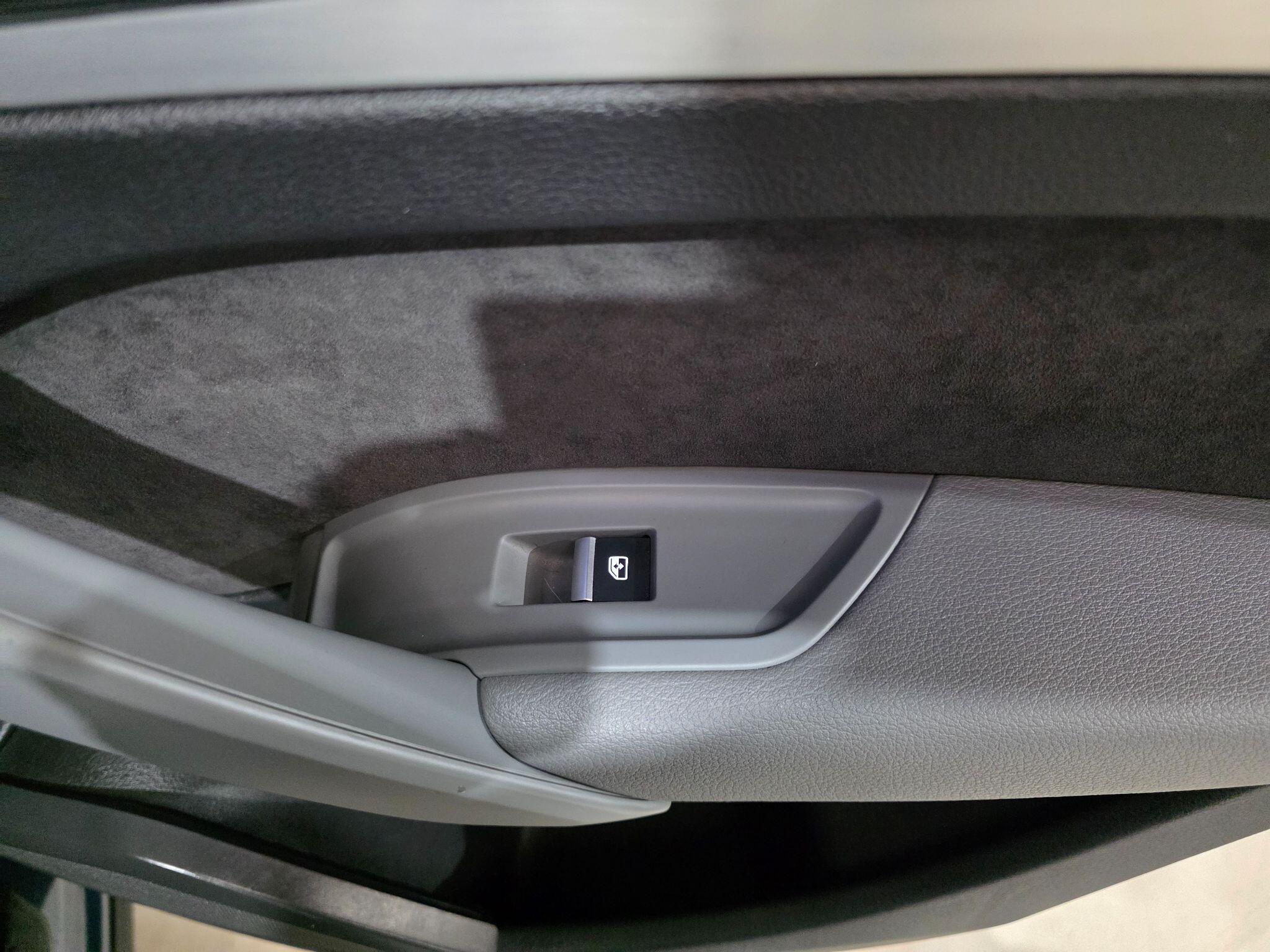 Audi Q5 view 26