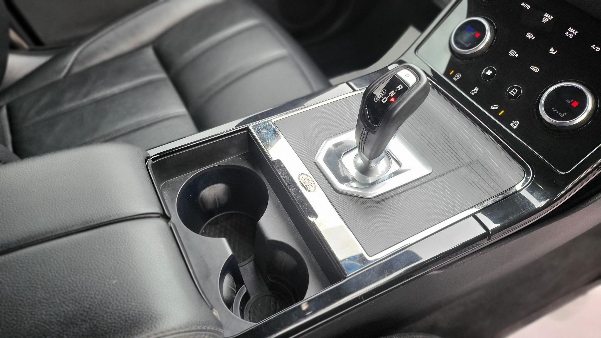 Land Rover Discovery Sport view 13