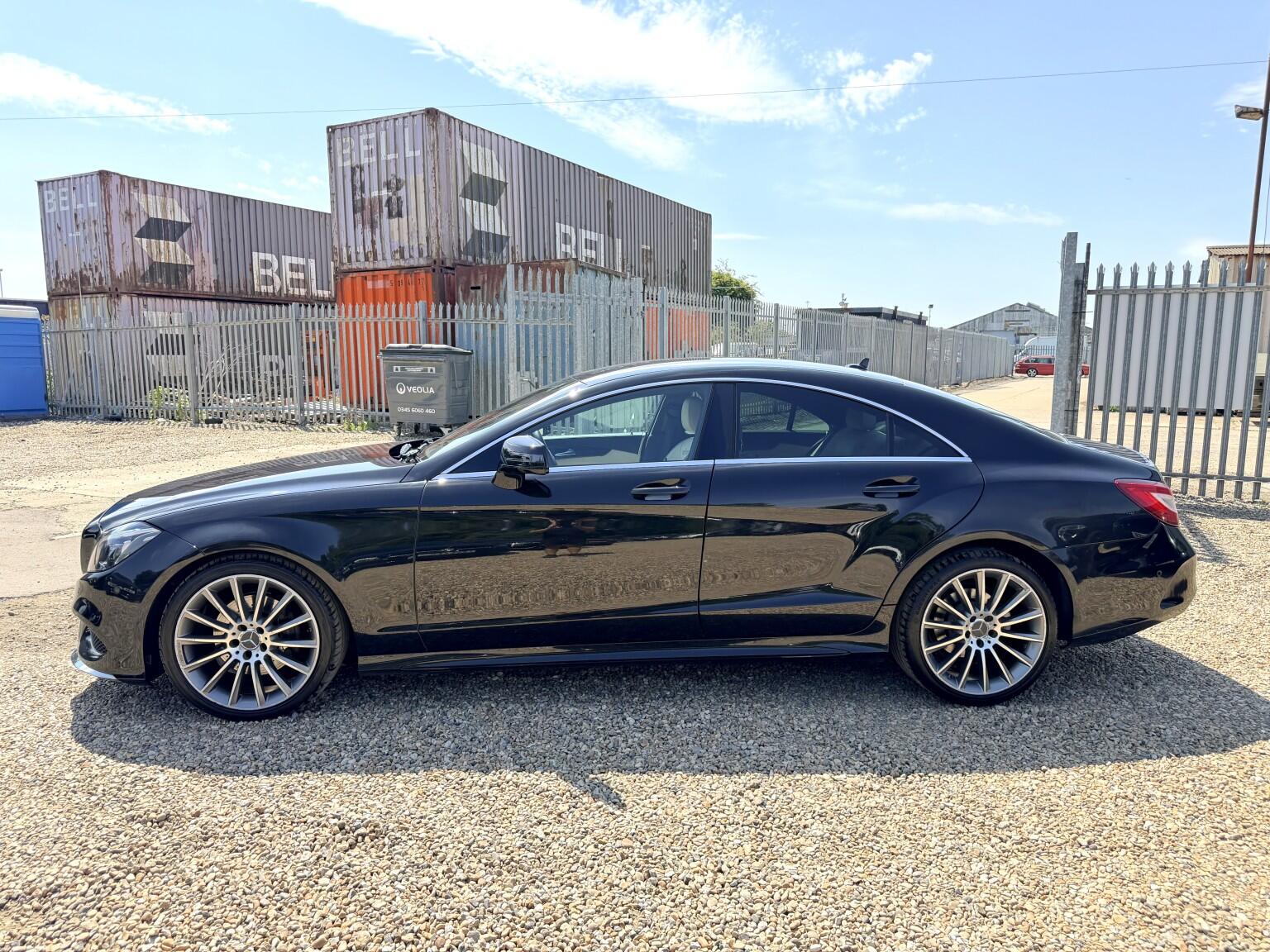 Mercedes-Benz CLS view 9