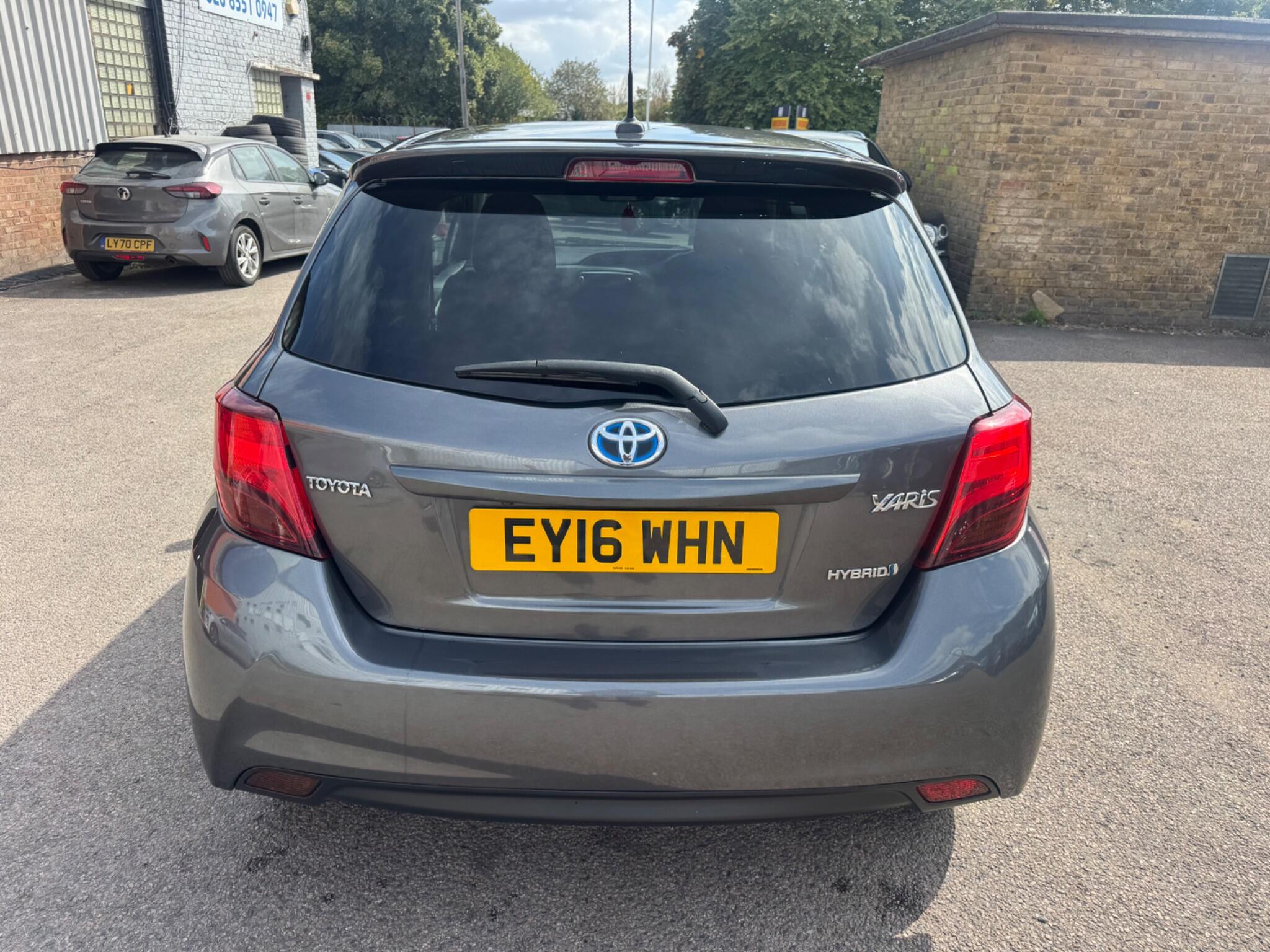 Toyota Yaris view 6