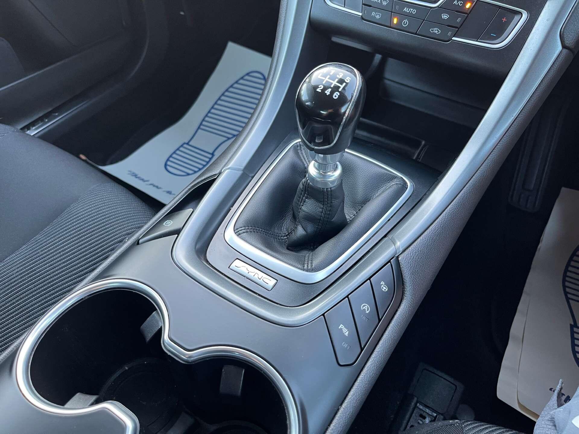 Ford Mondeo view 36