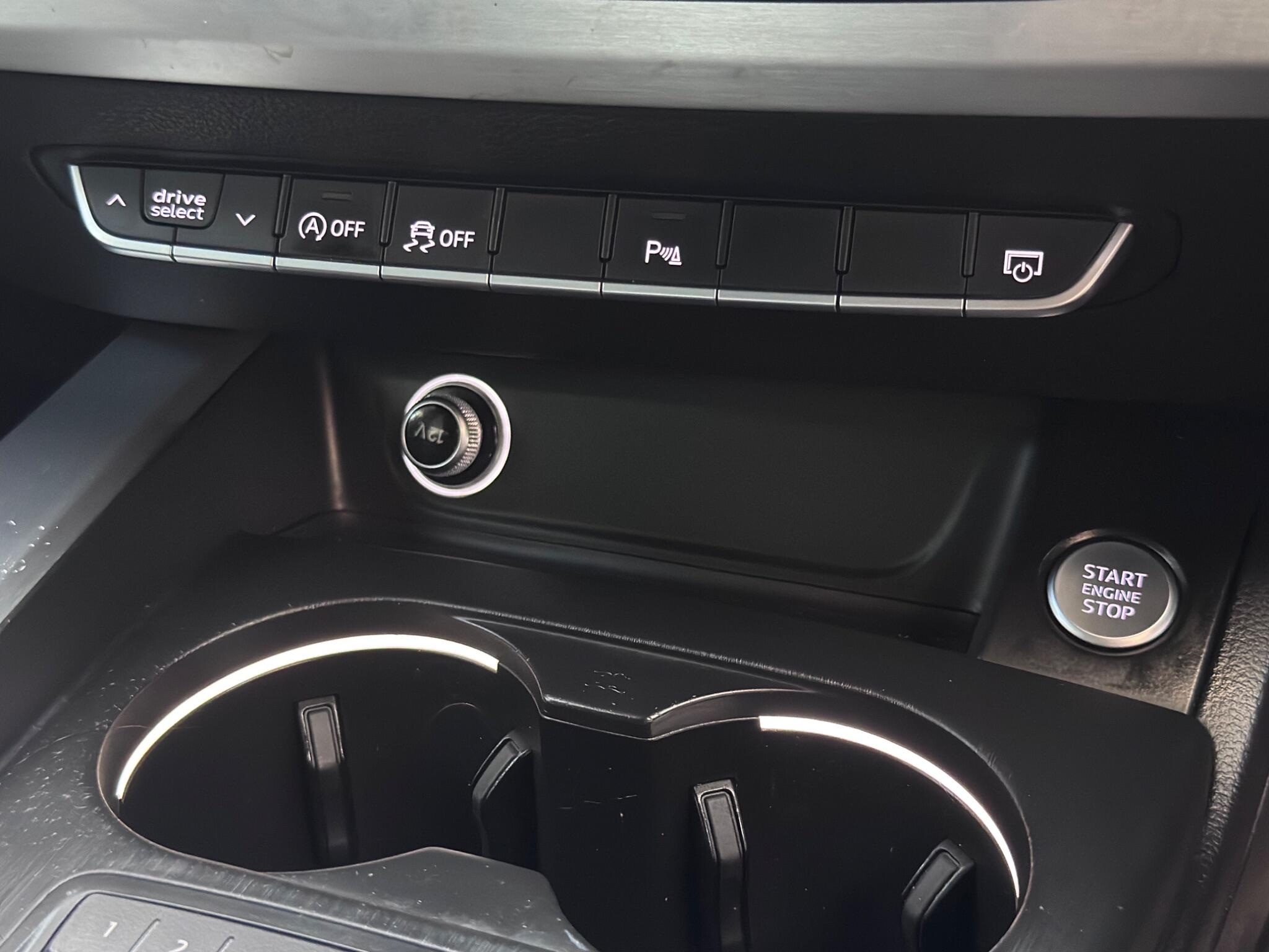Audi A4 view 26