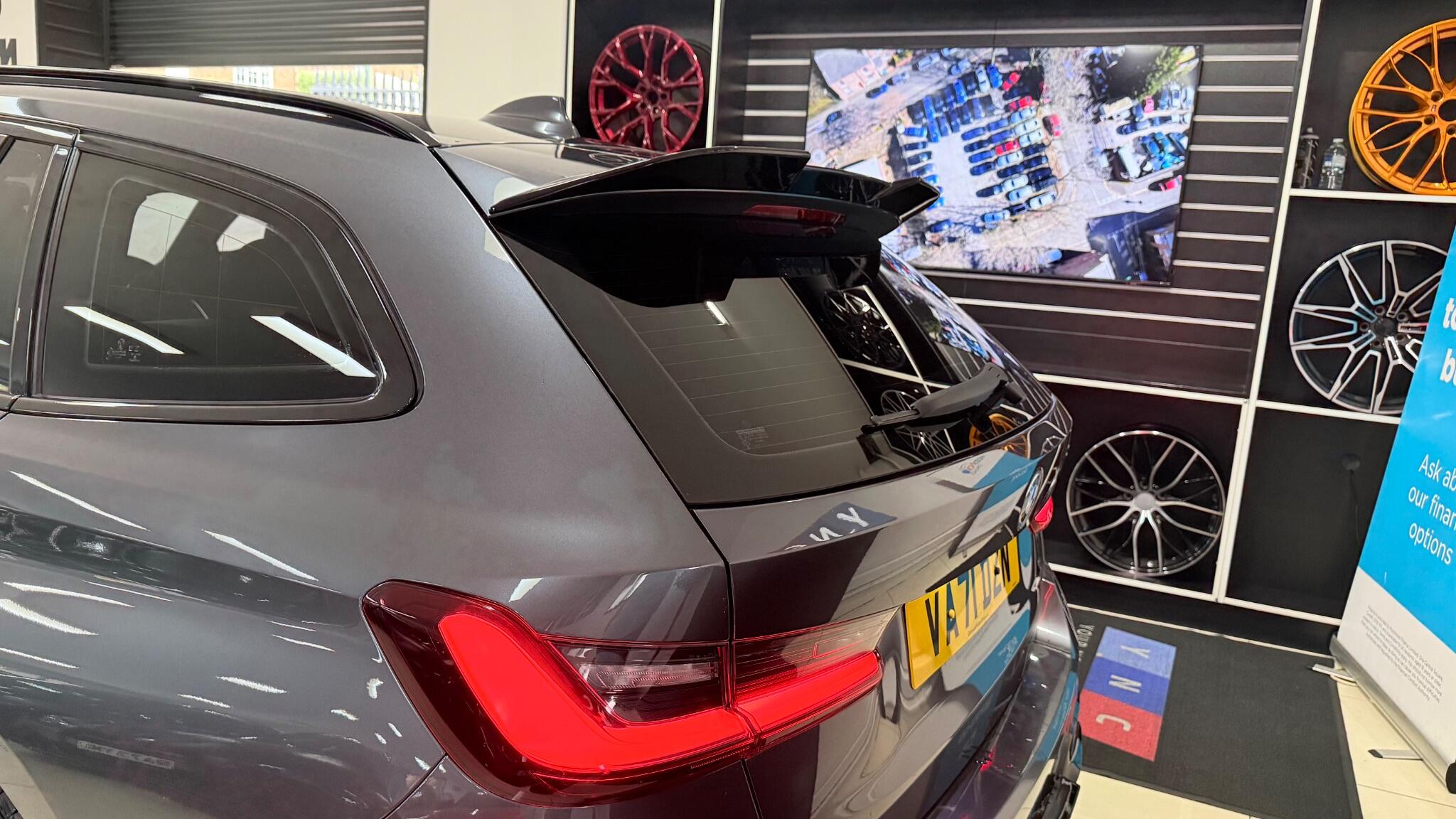 BMW 3 Series view 25