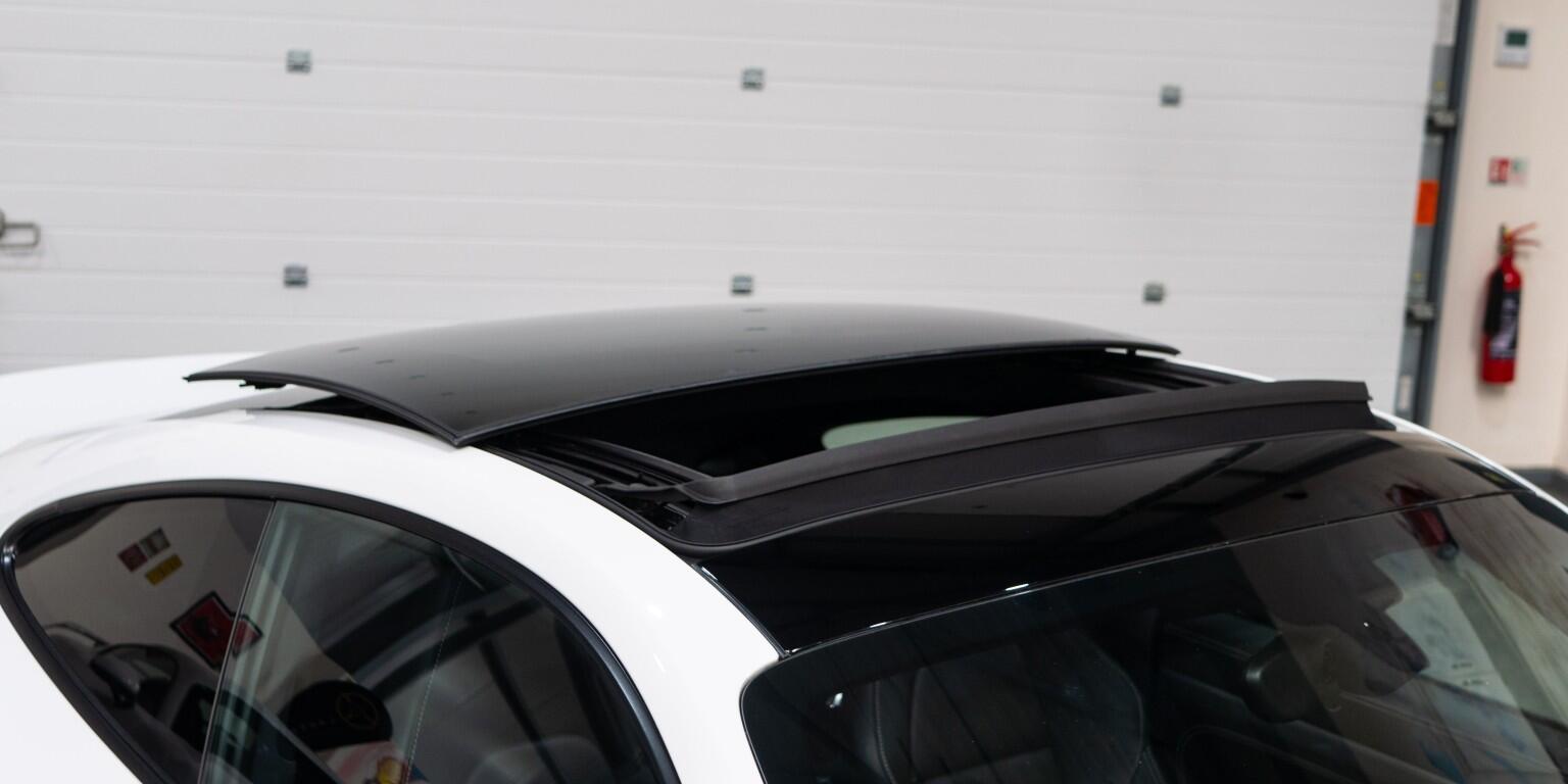Porsche 911 view 56
