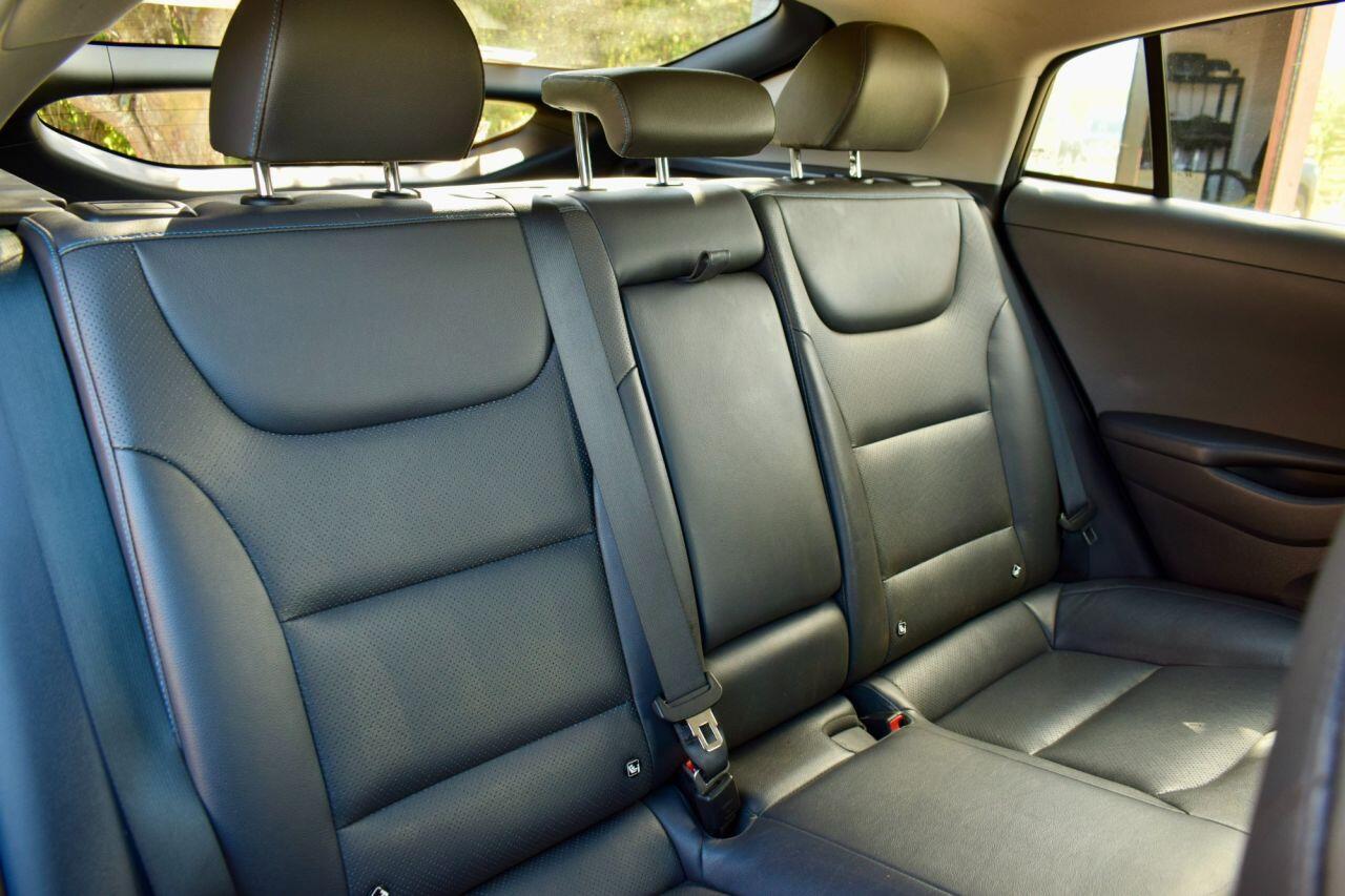 Hyundai Ioniq view 35
