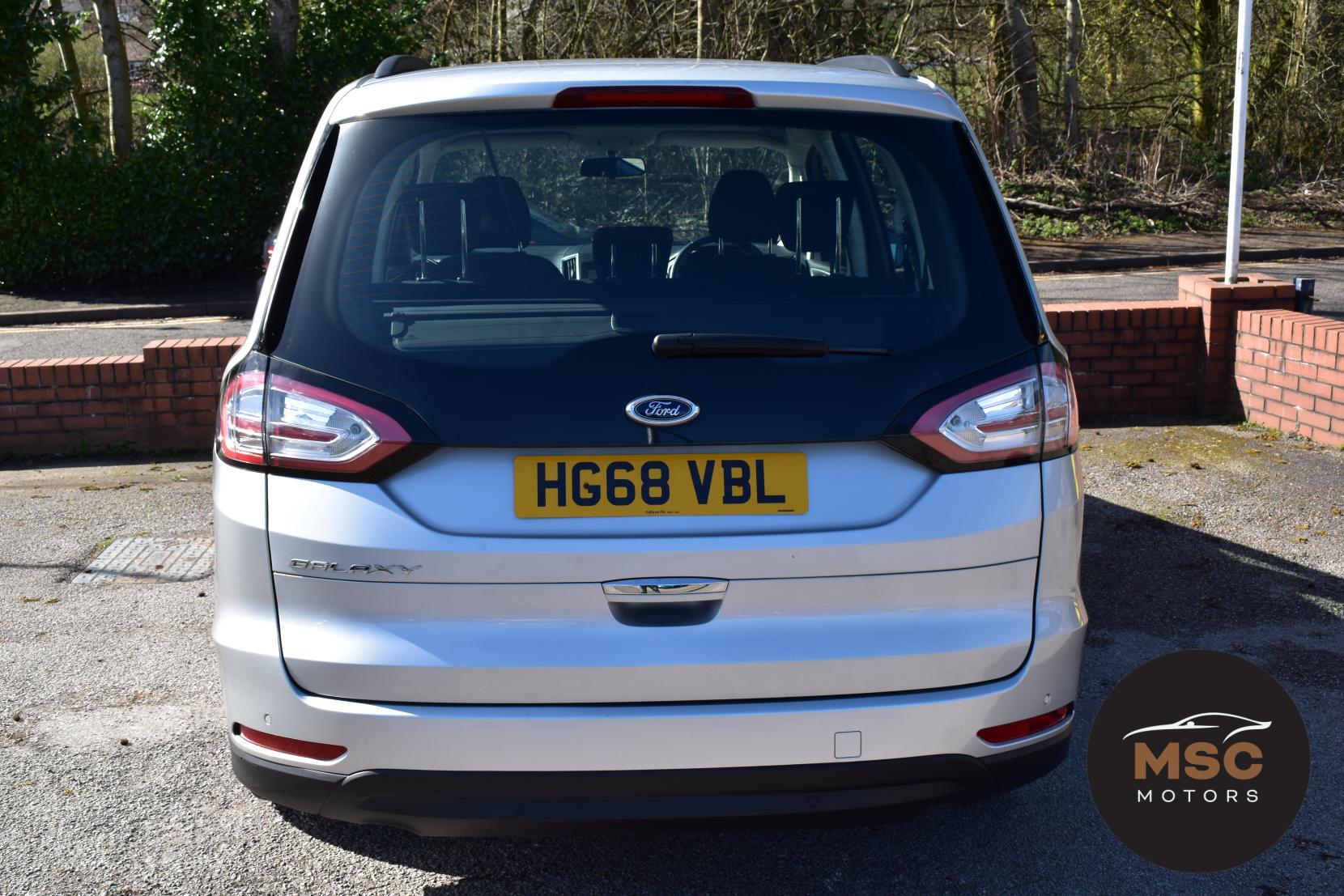 Ford Galaxy view 15