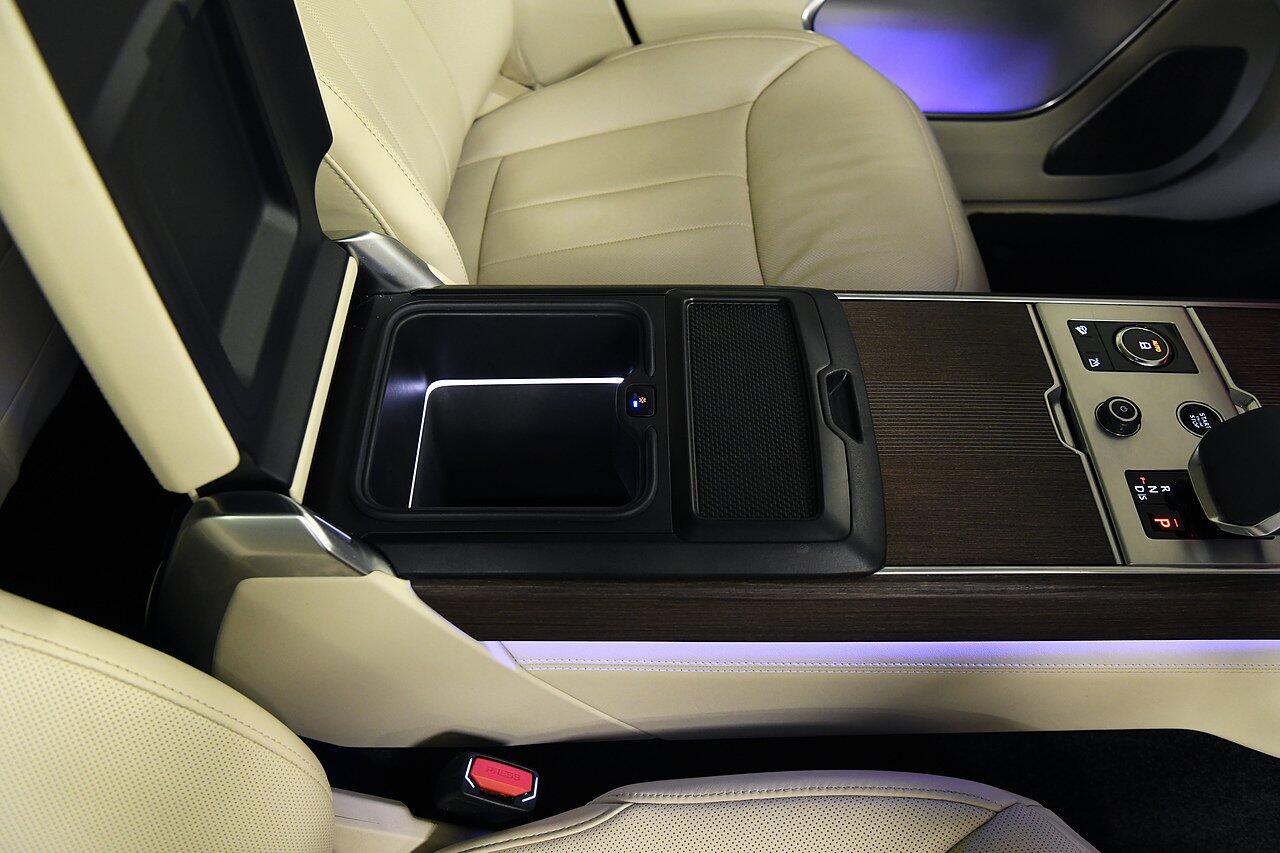 Land Rover Range Rover view 14