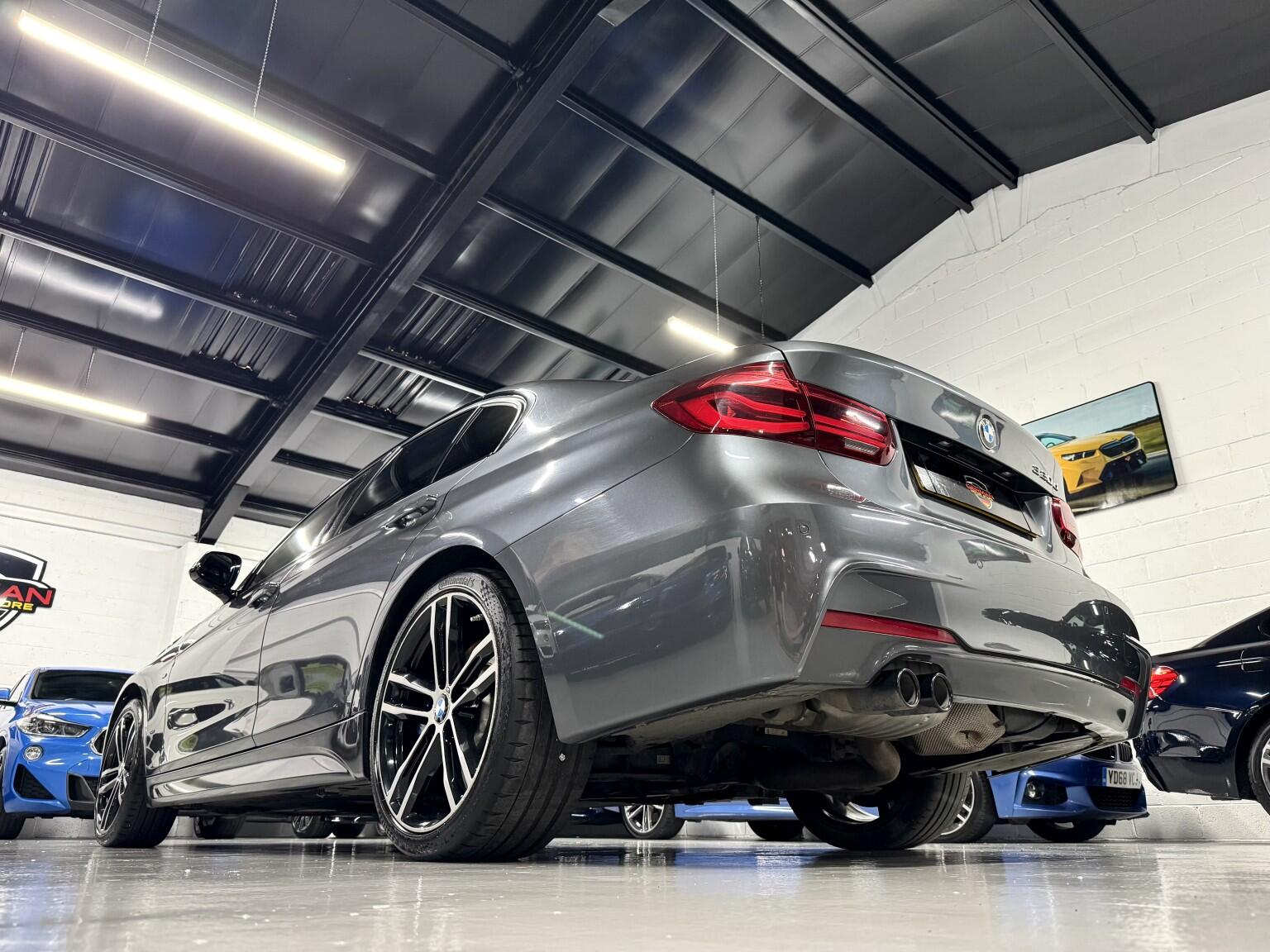 BMW 3 Series view 6