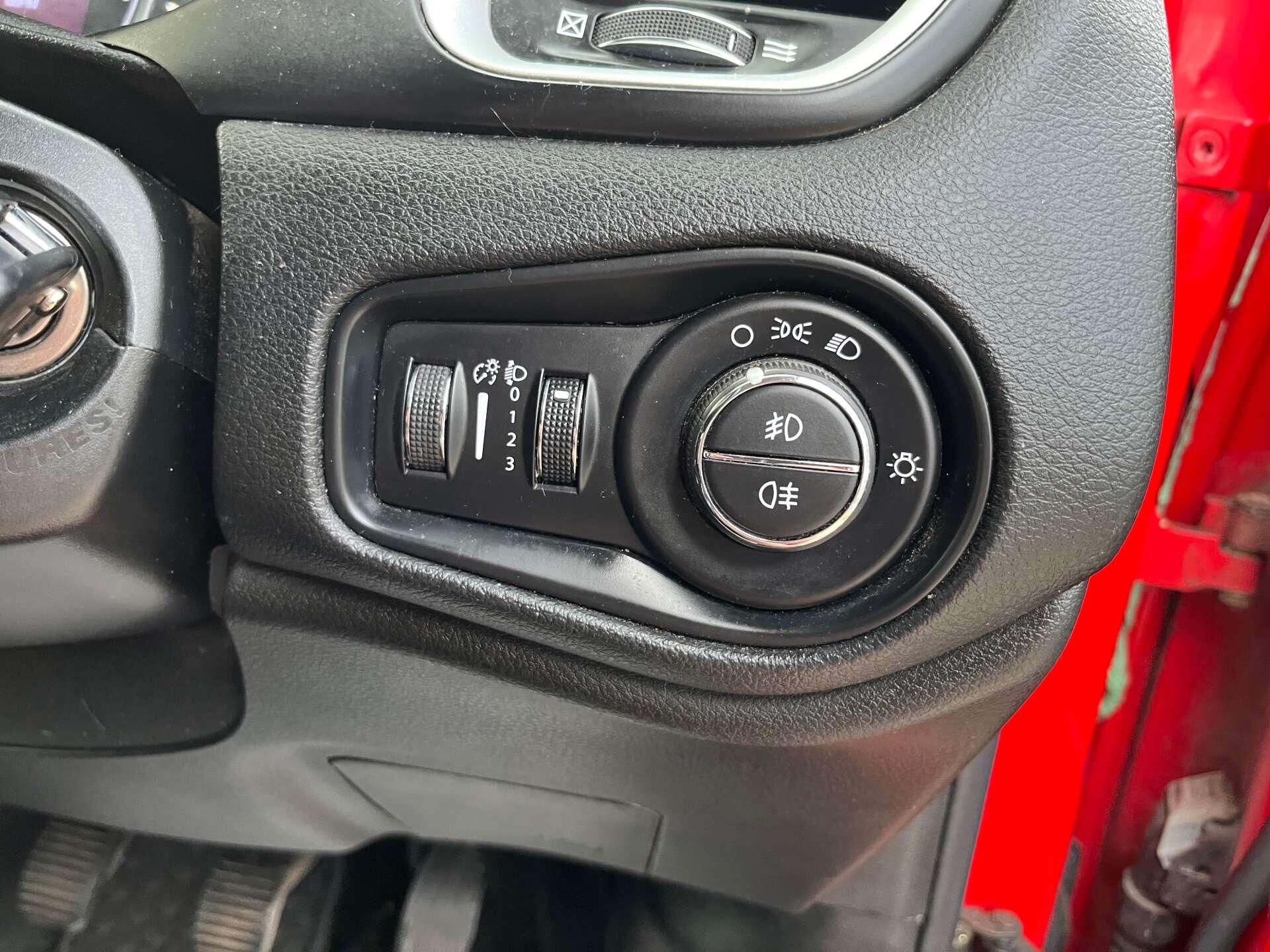 Jeep Renegade view 49