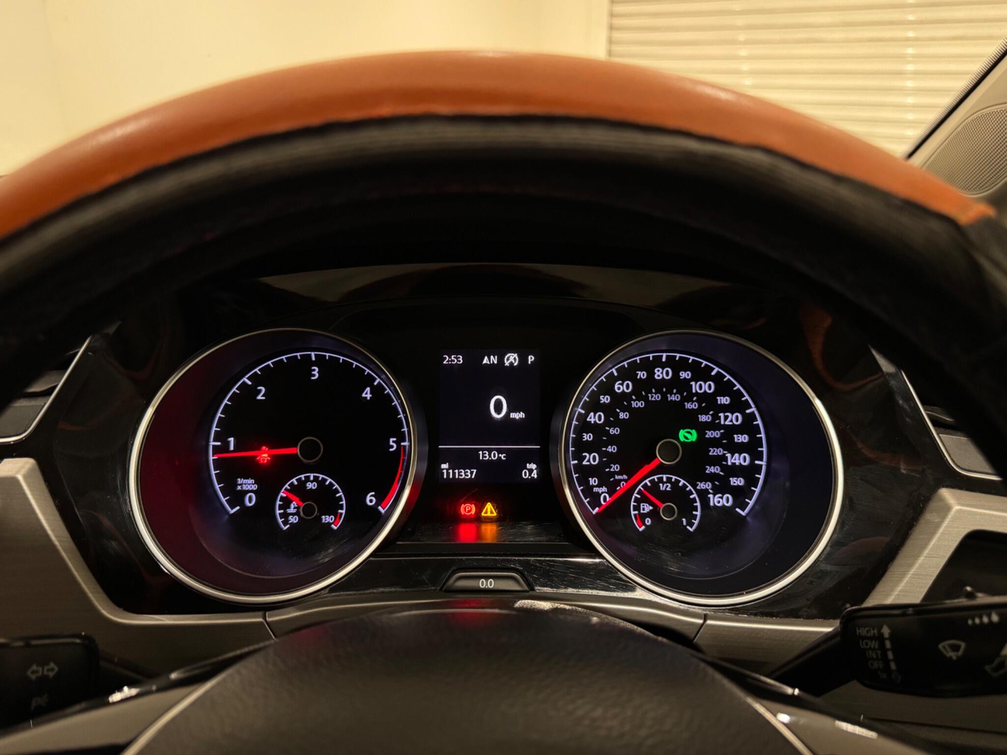 Volkswagen Touran view 12