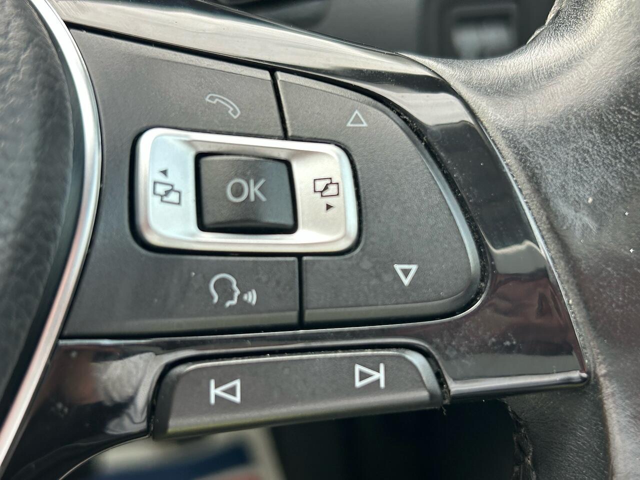 Volkswagen Golf view 21