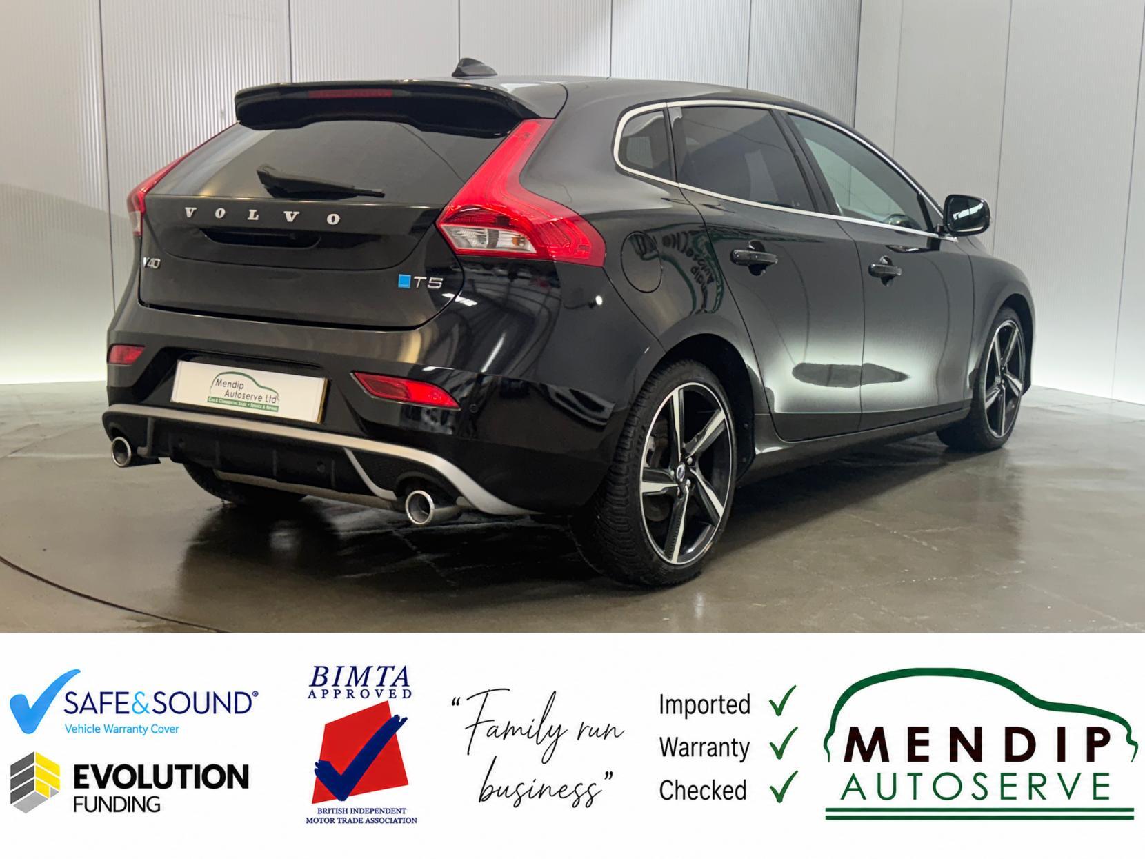 Volvo V40 view 22
