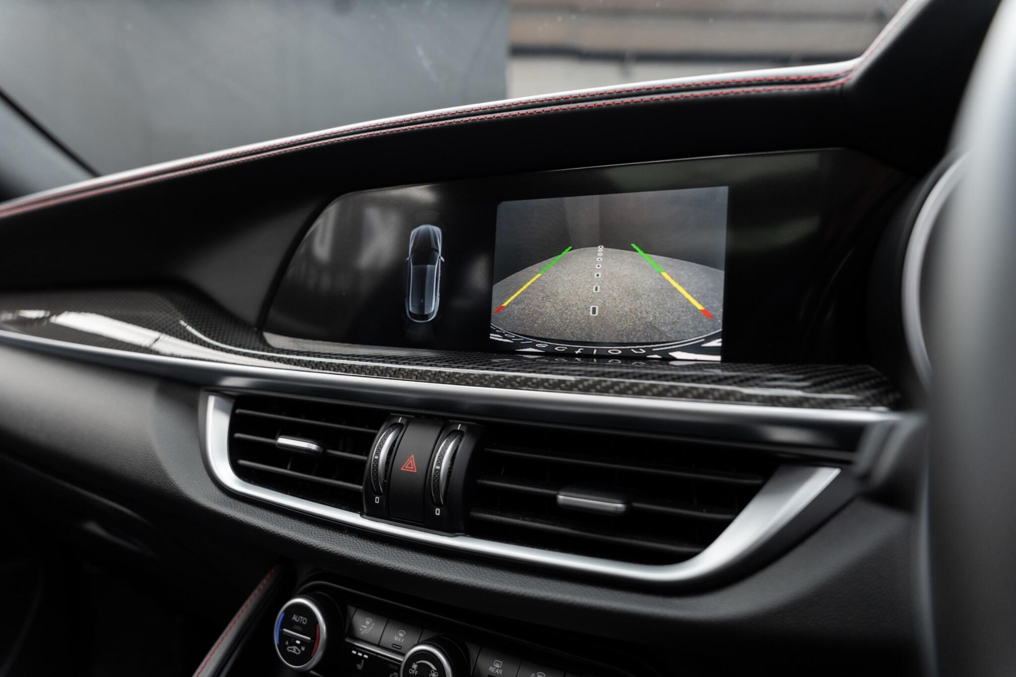 Alfa Romeo Stelvio view 17