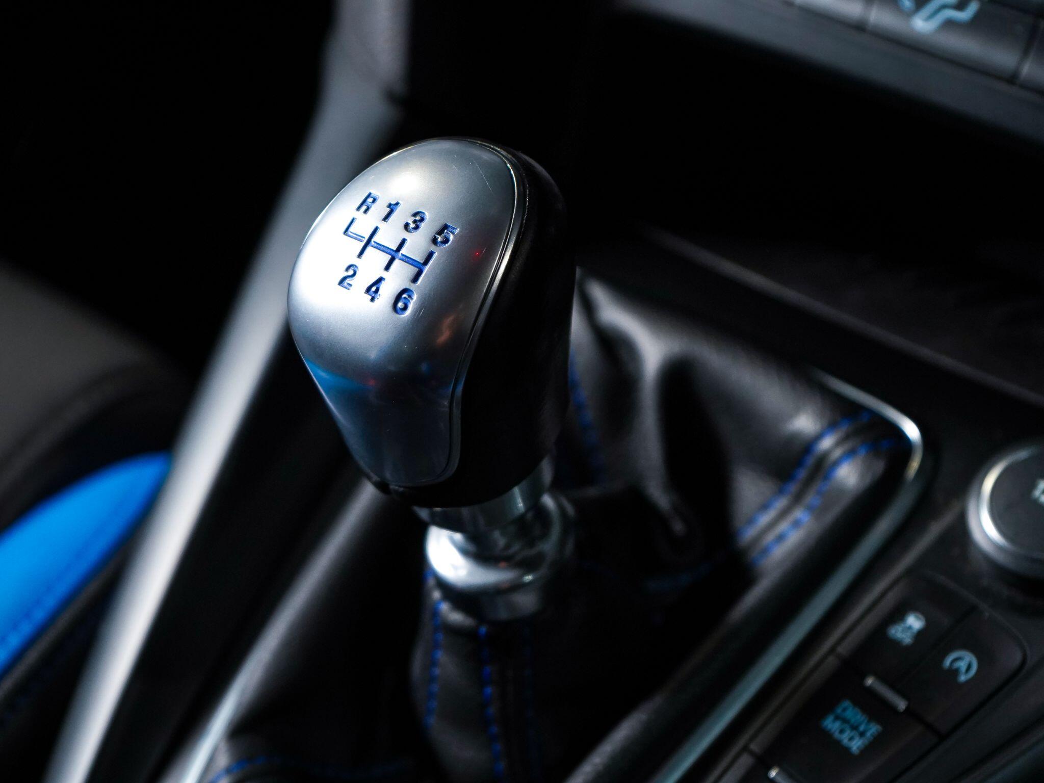 Ford Focus view 16