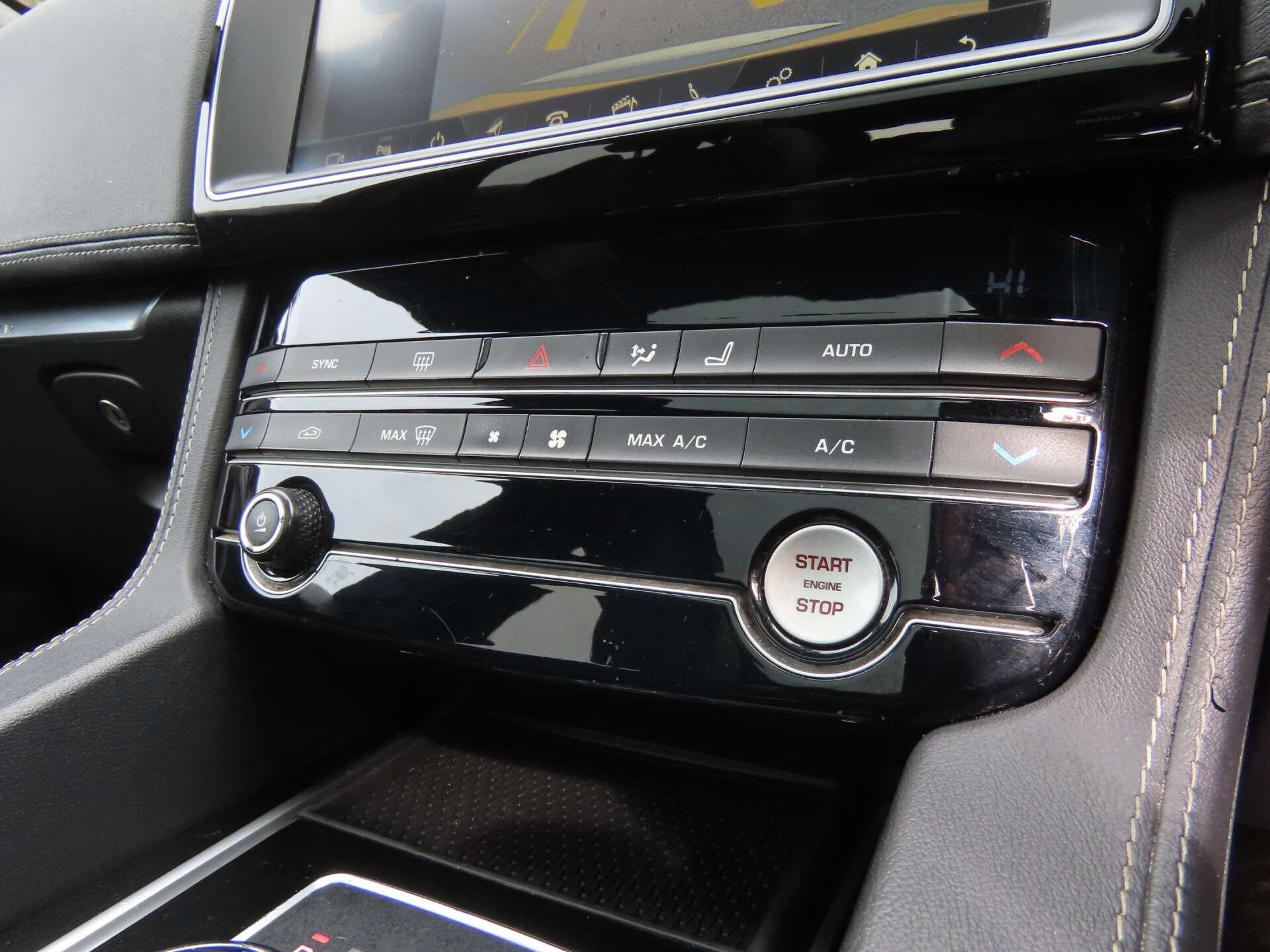 Jaguar F-Pace view 13