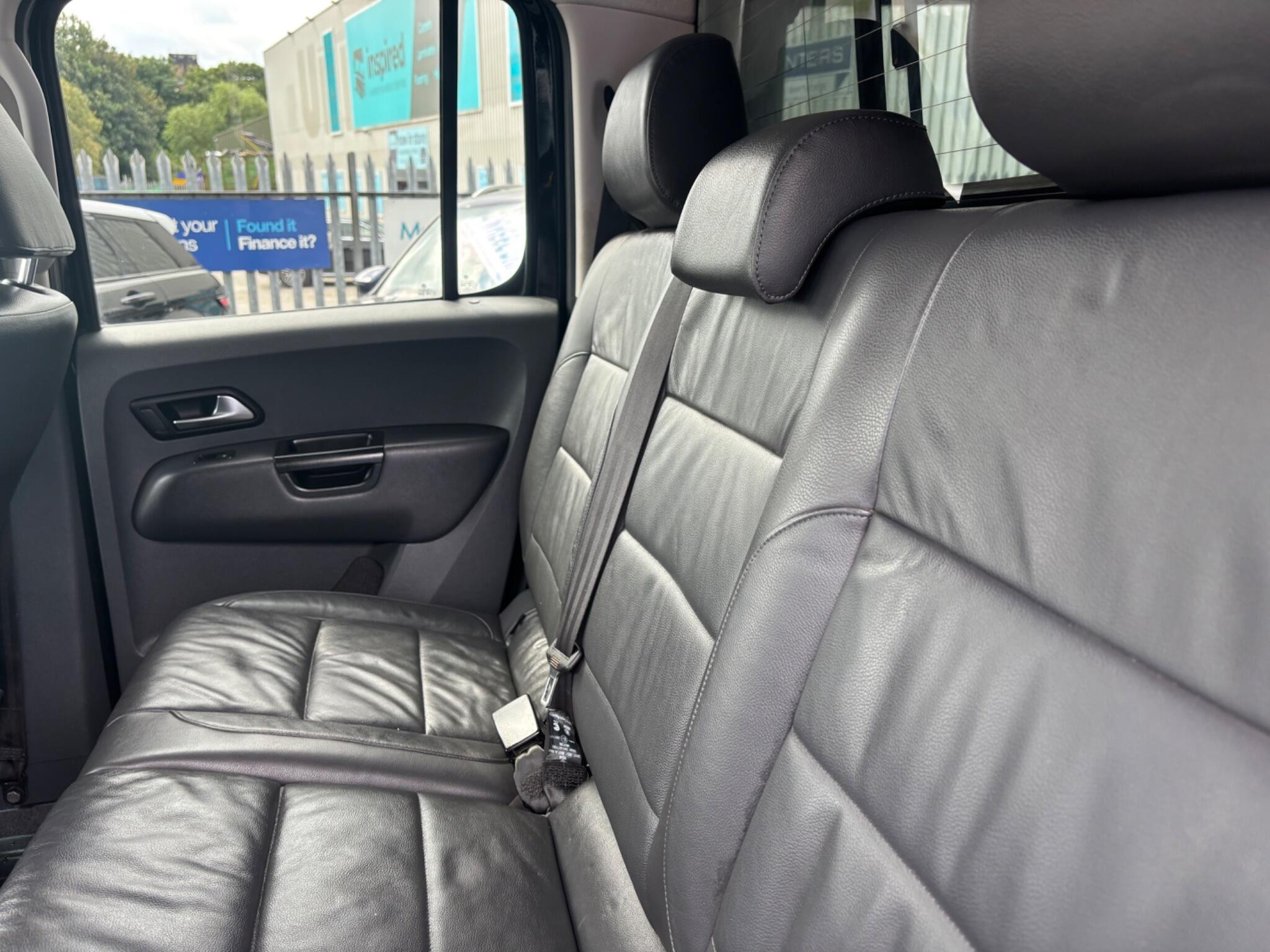 Volkswagen Amarok view 28