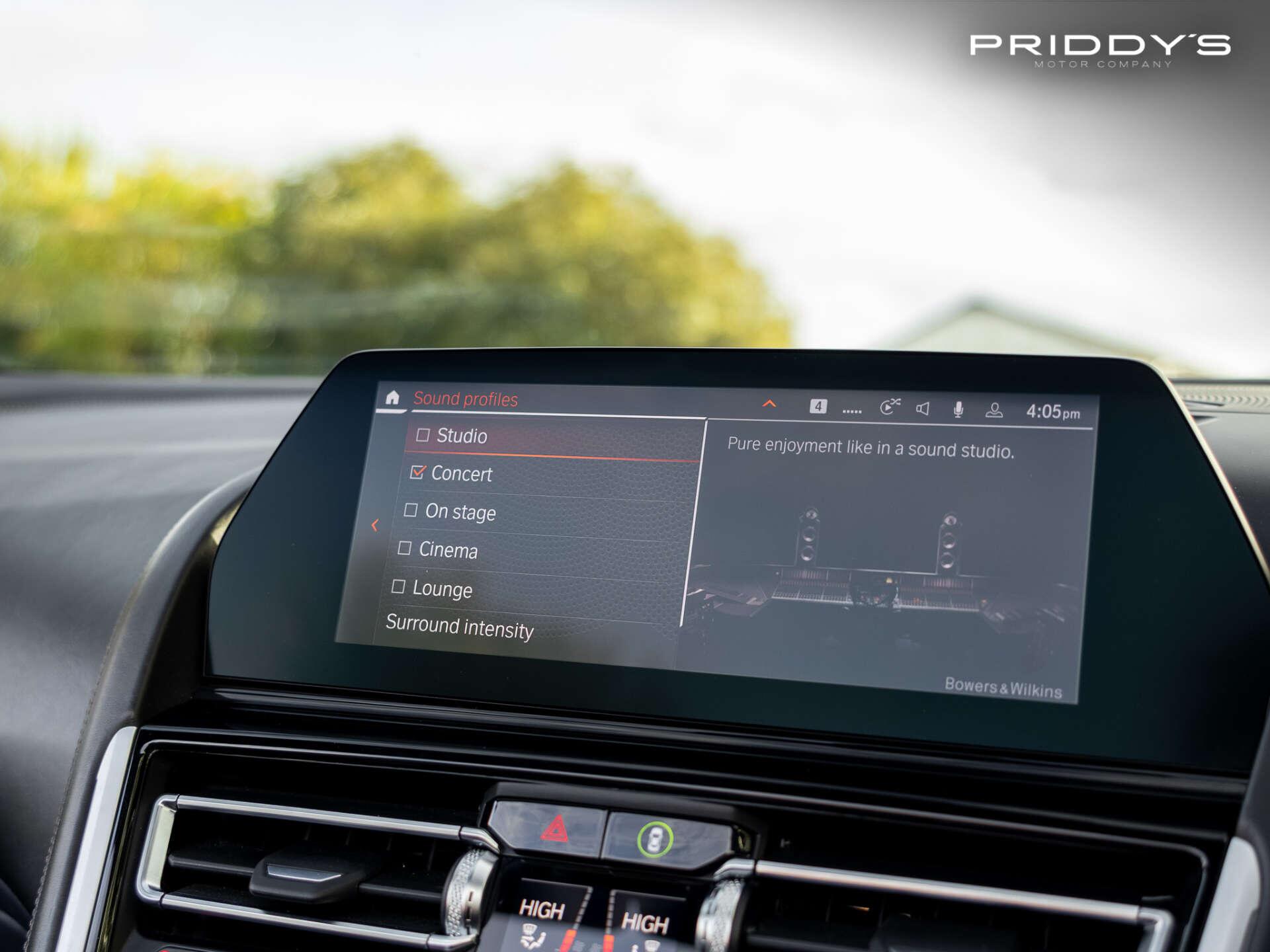 BMW 8 Series view 36