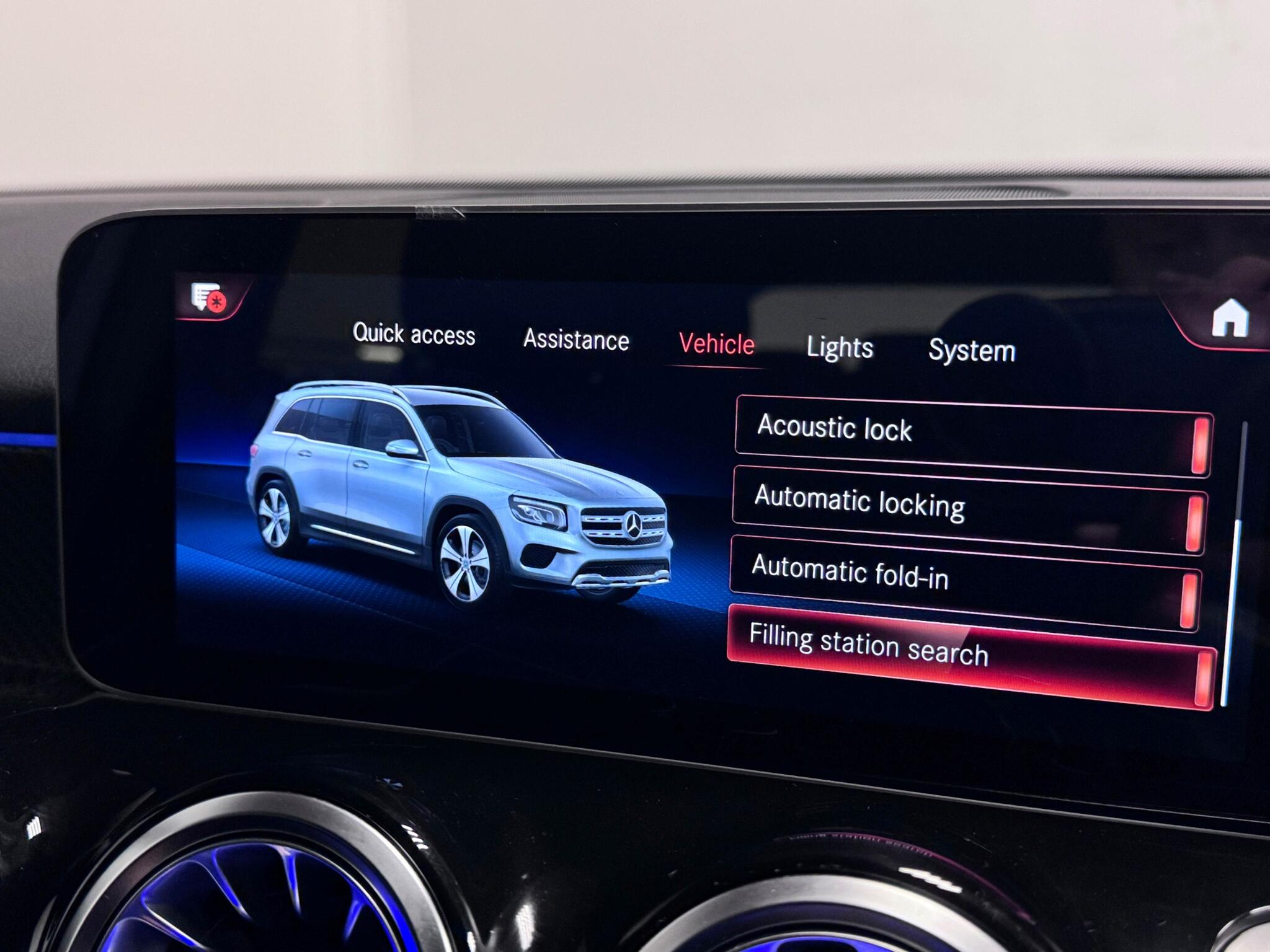 Mercedes-Benz GLB view 53