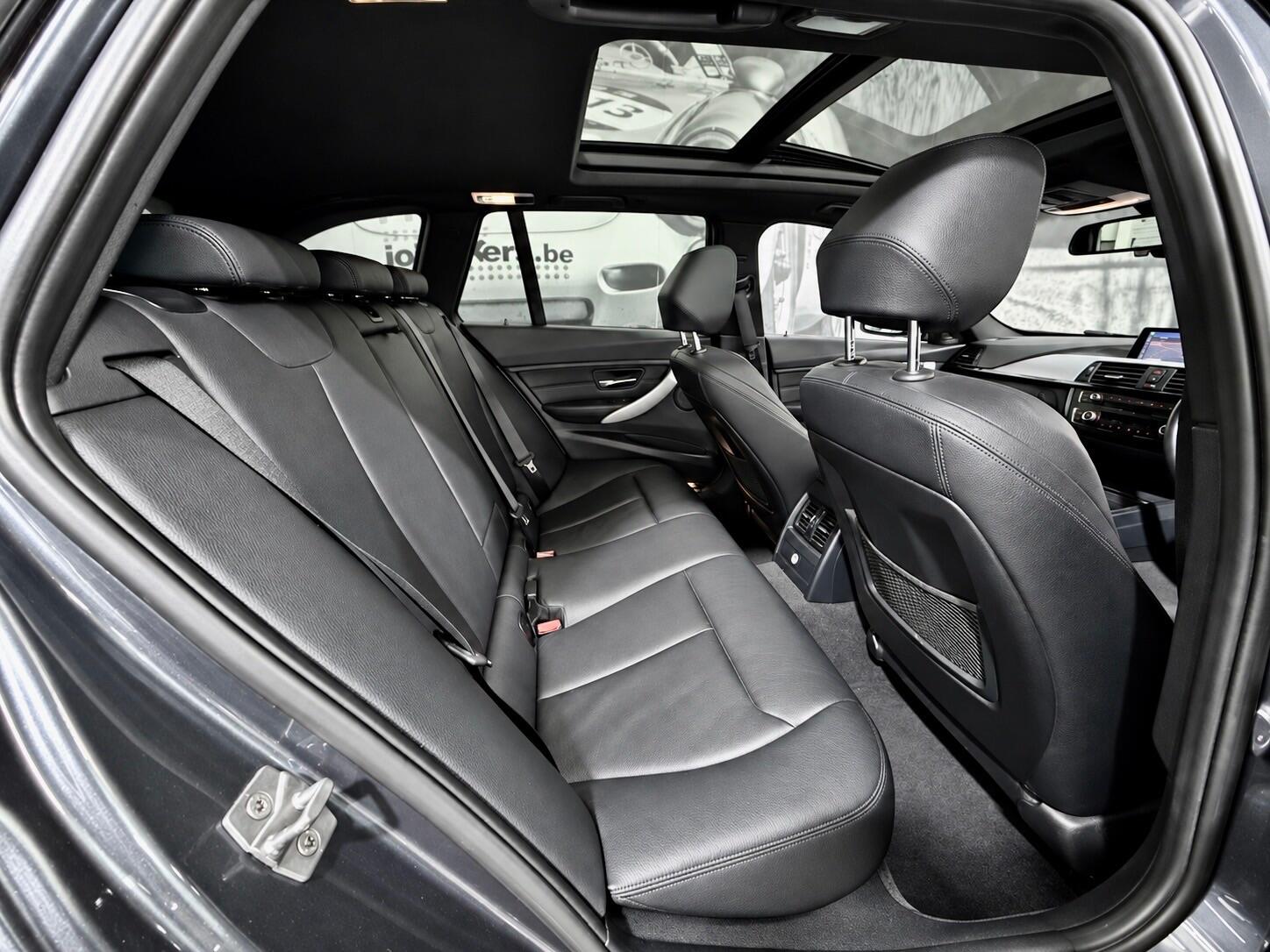 BMW 3 Series view 9