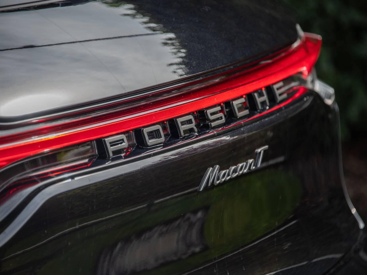 Porsche Macan view 22