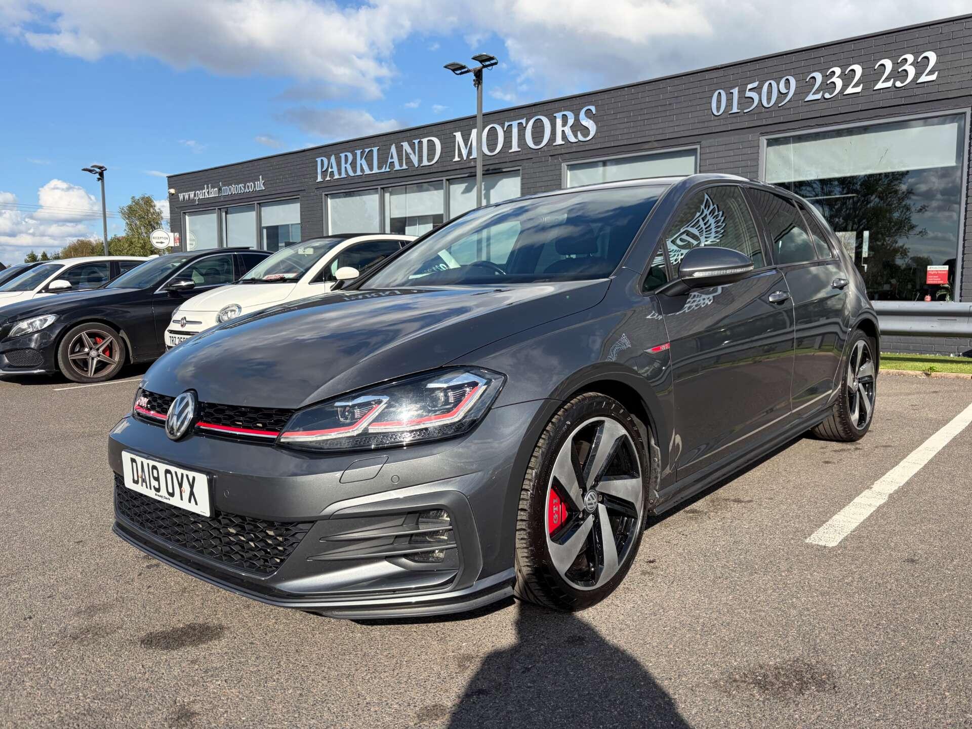 Volkswagen Golf view 4
