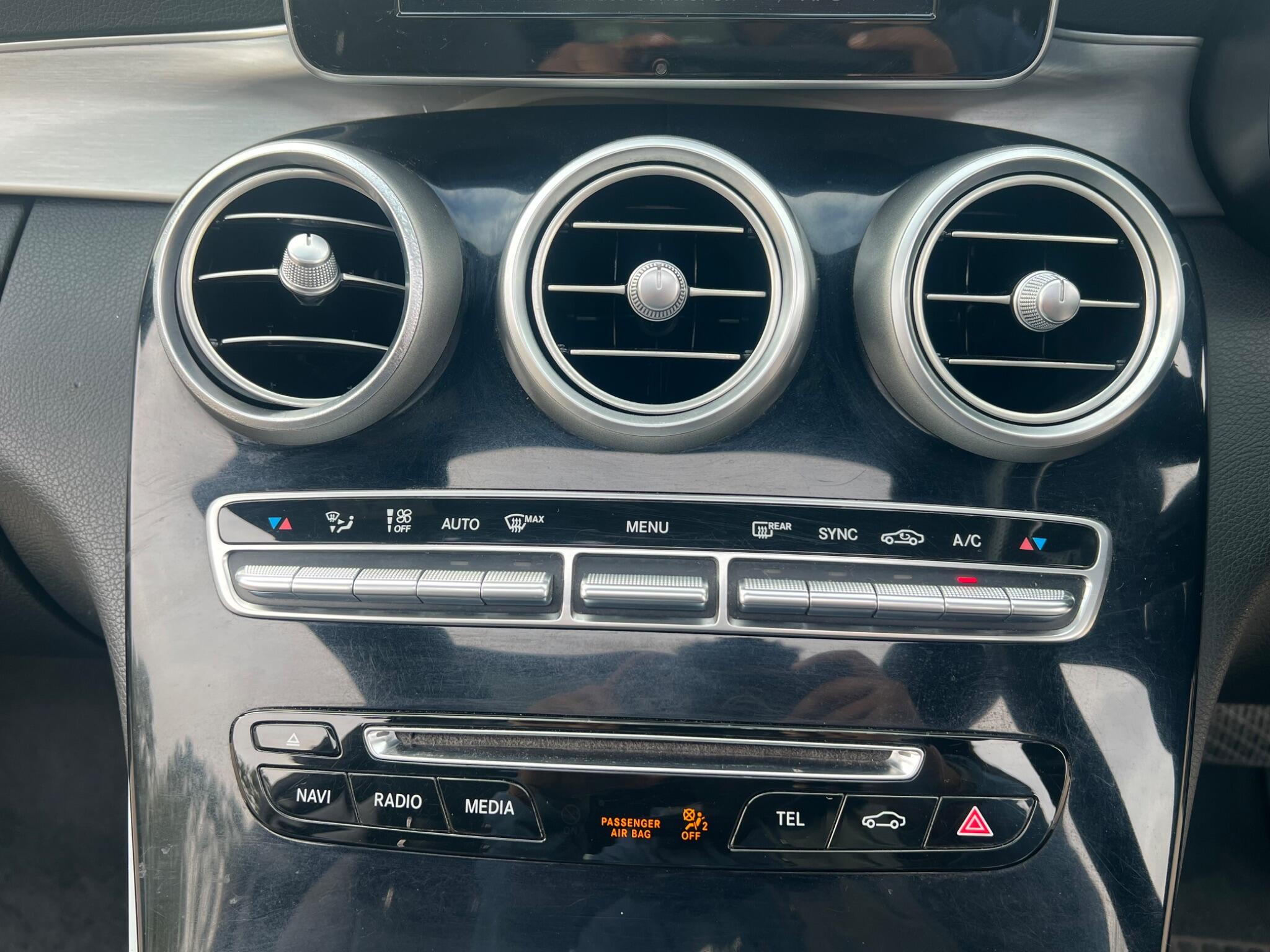 Mercedes-Benz C-Class view 39
