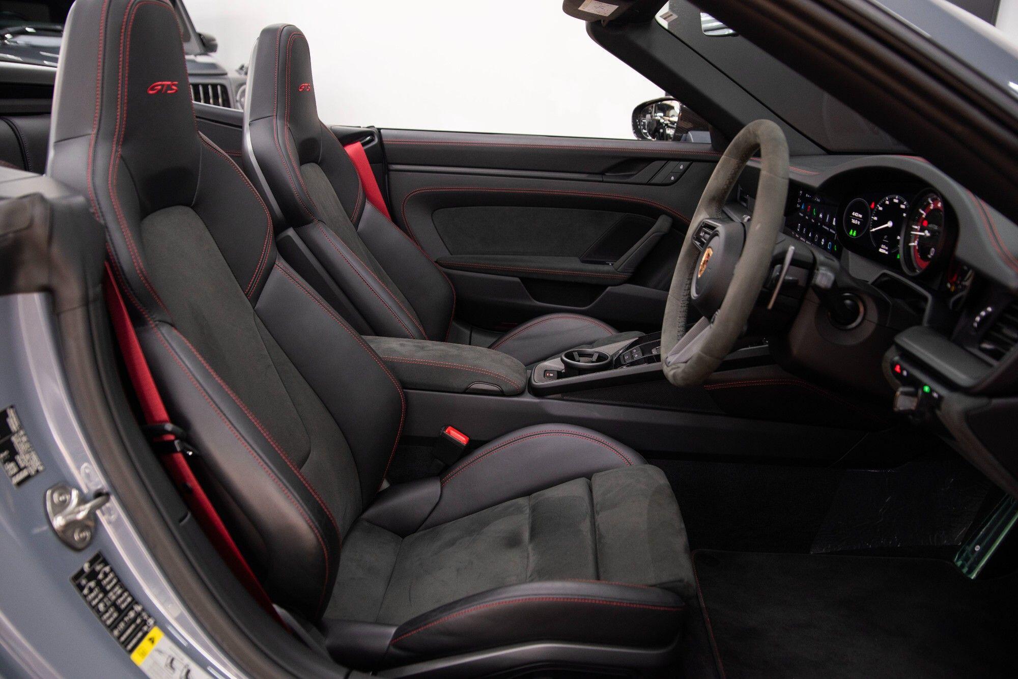 Porsche 911 view 29