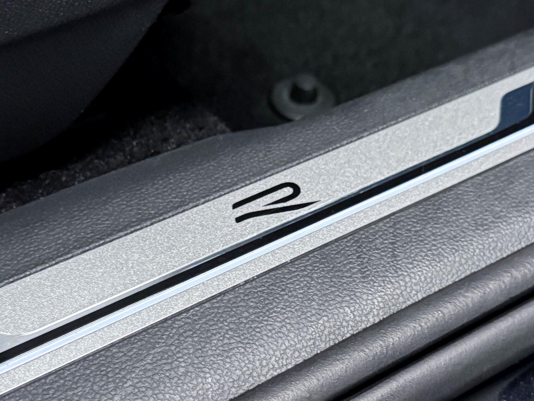 Volkswagen Tiguan view 23