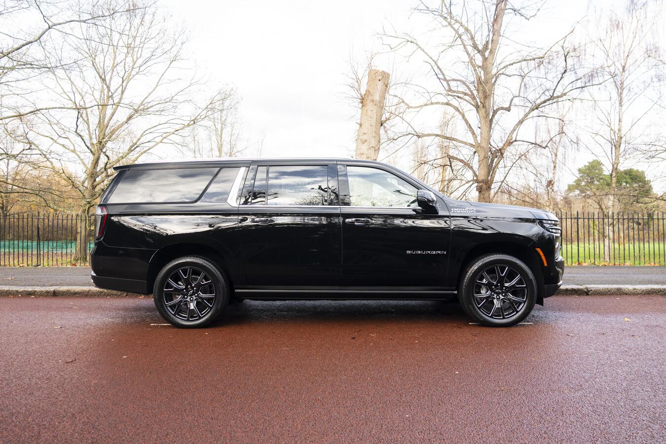 Chevrolet Suburban view 3