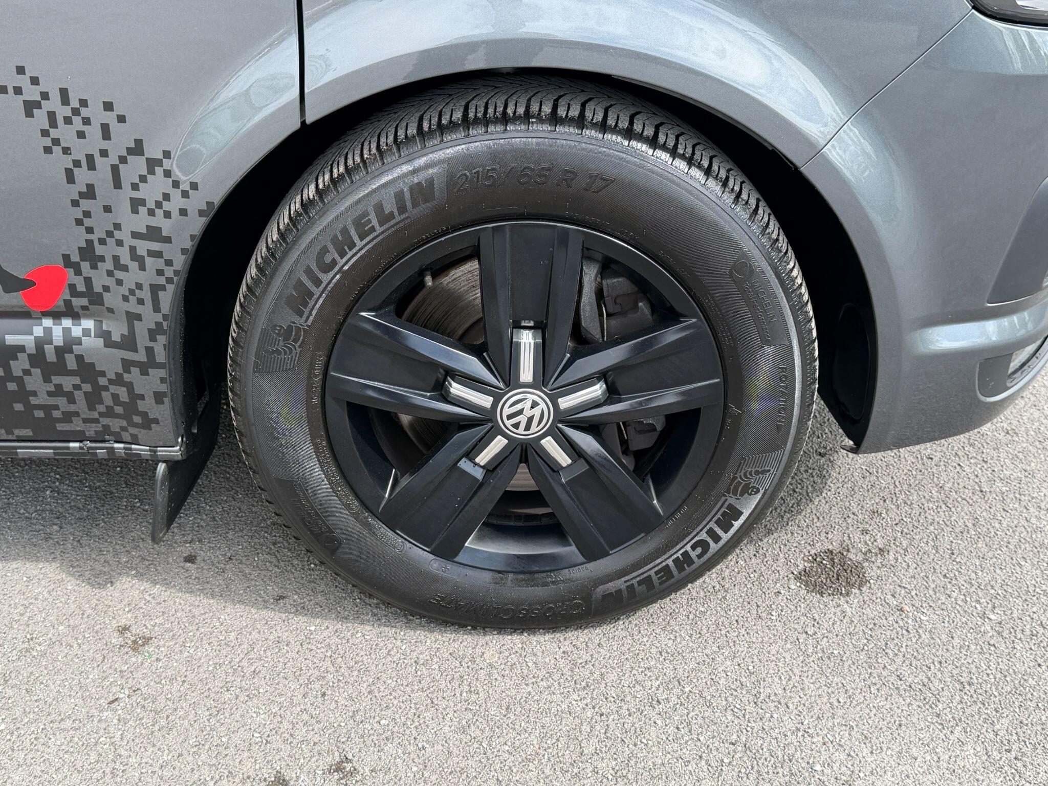 Volkswagen Transporter view 29