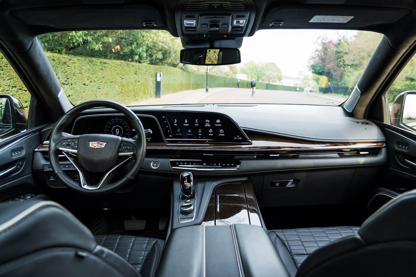 Cadillac Escalade view 32