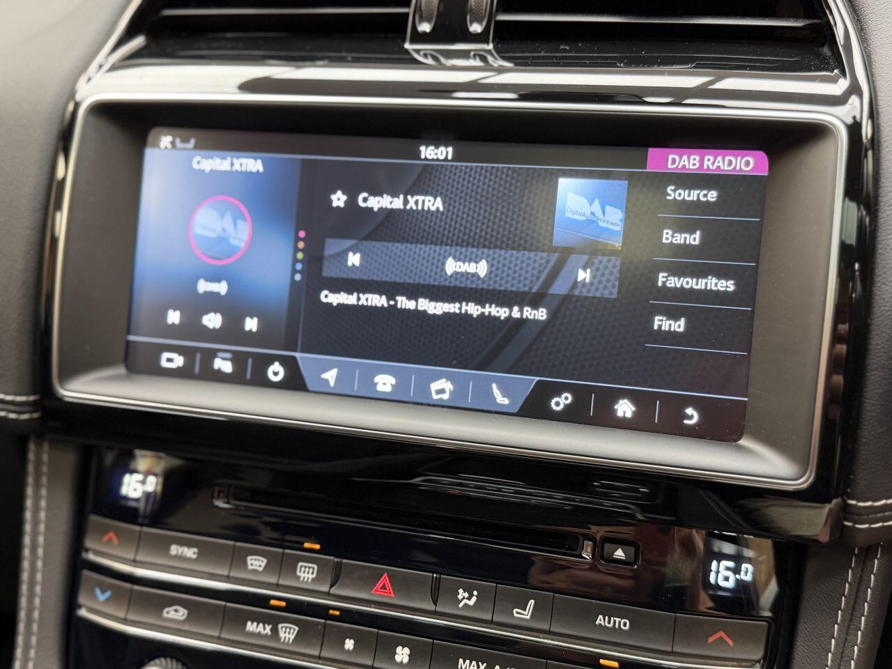 Jaguar F-Pace view 44