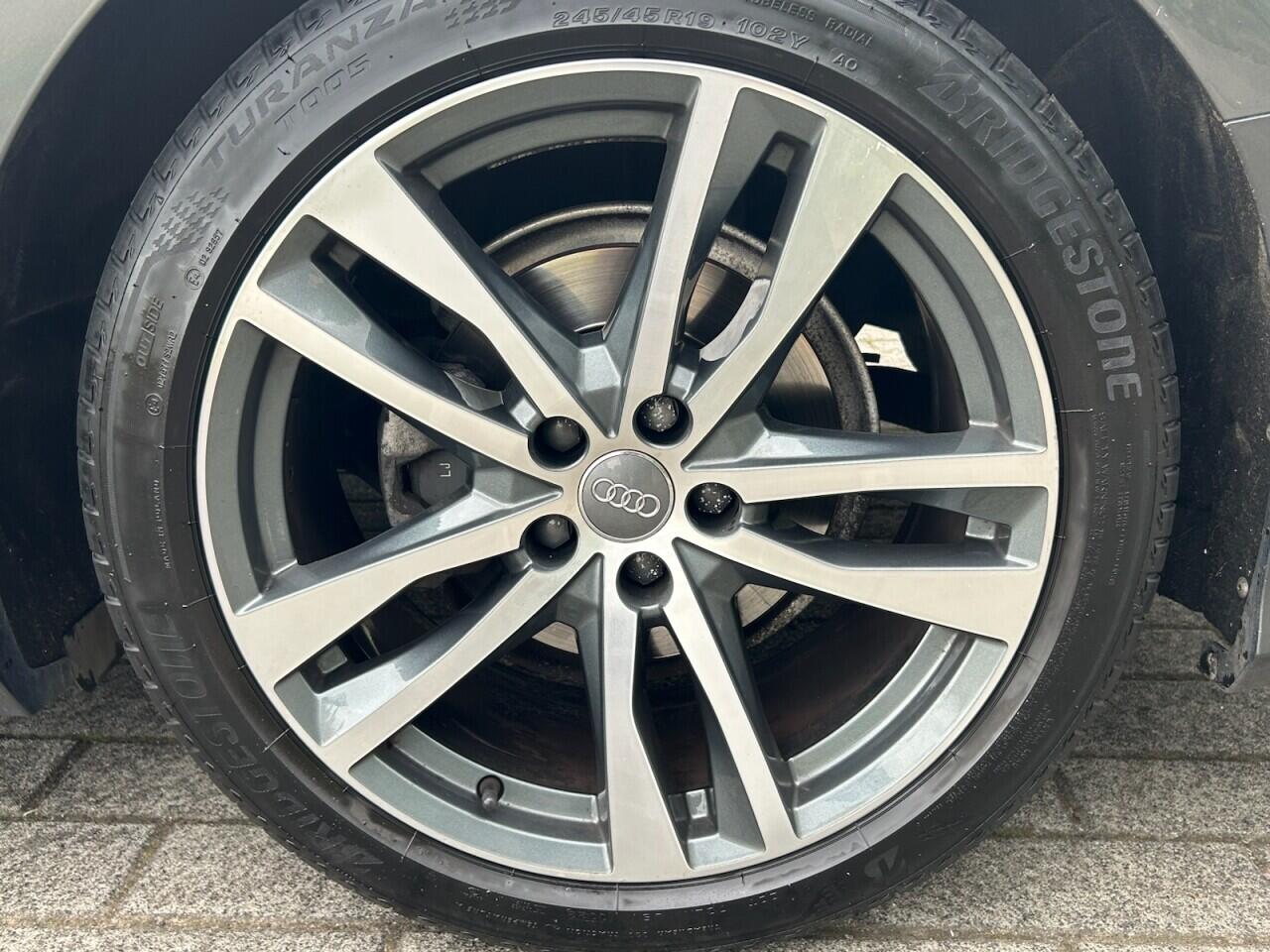 Audi A6 view 42