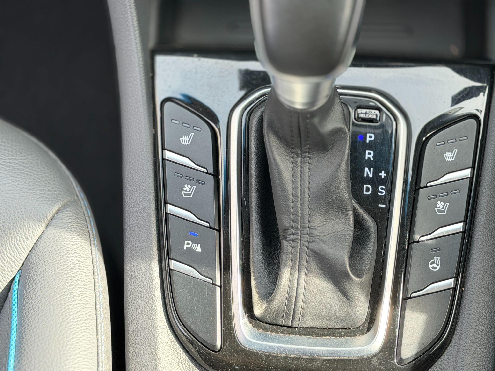 Hyundai Ioniq view 55