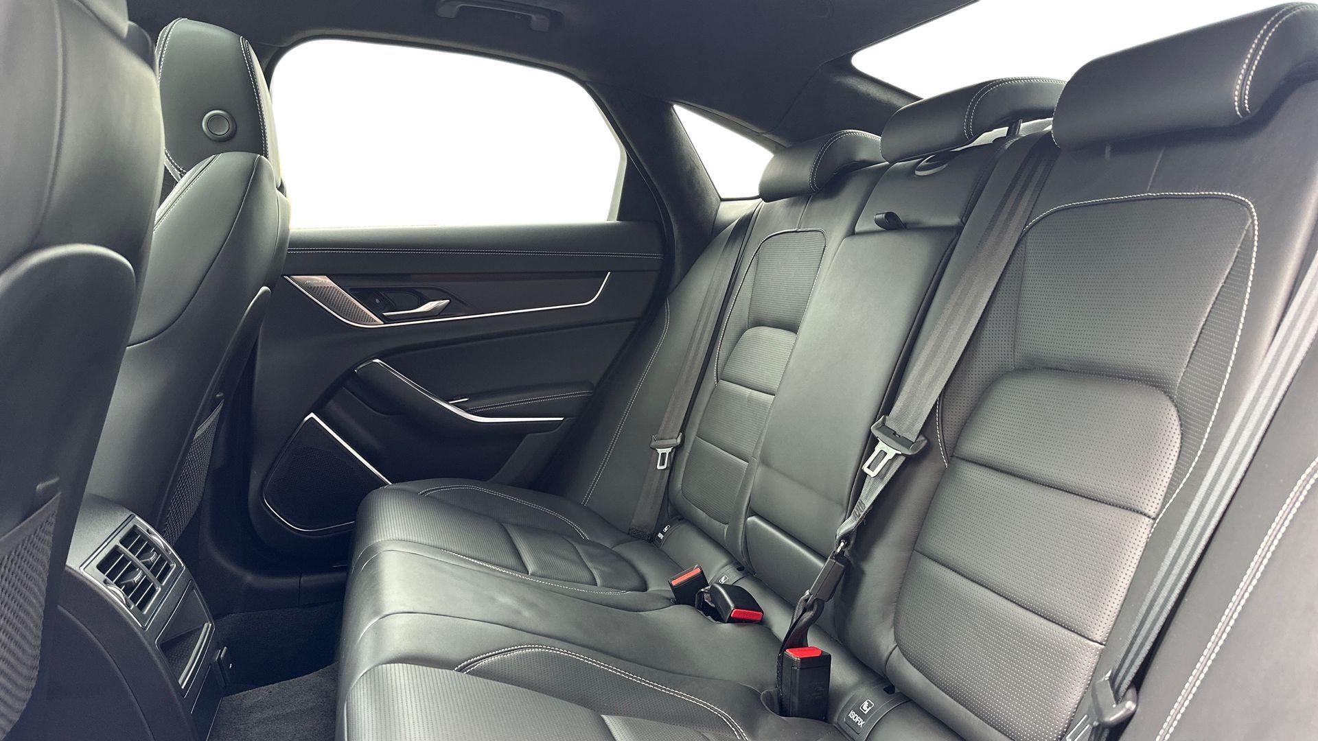 Jaguar XF view 4