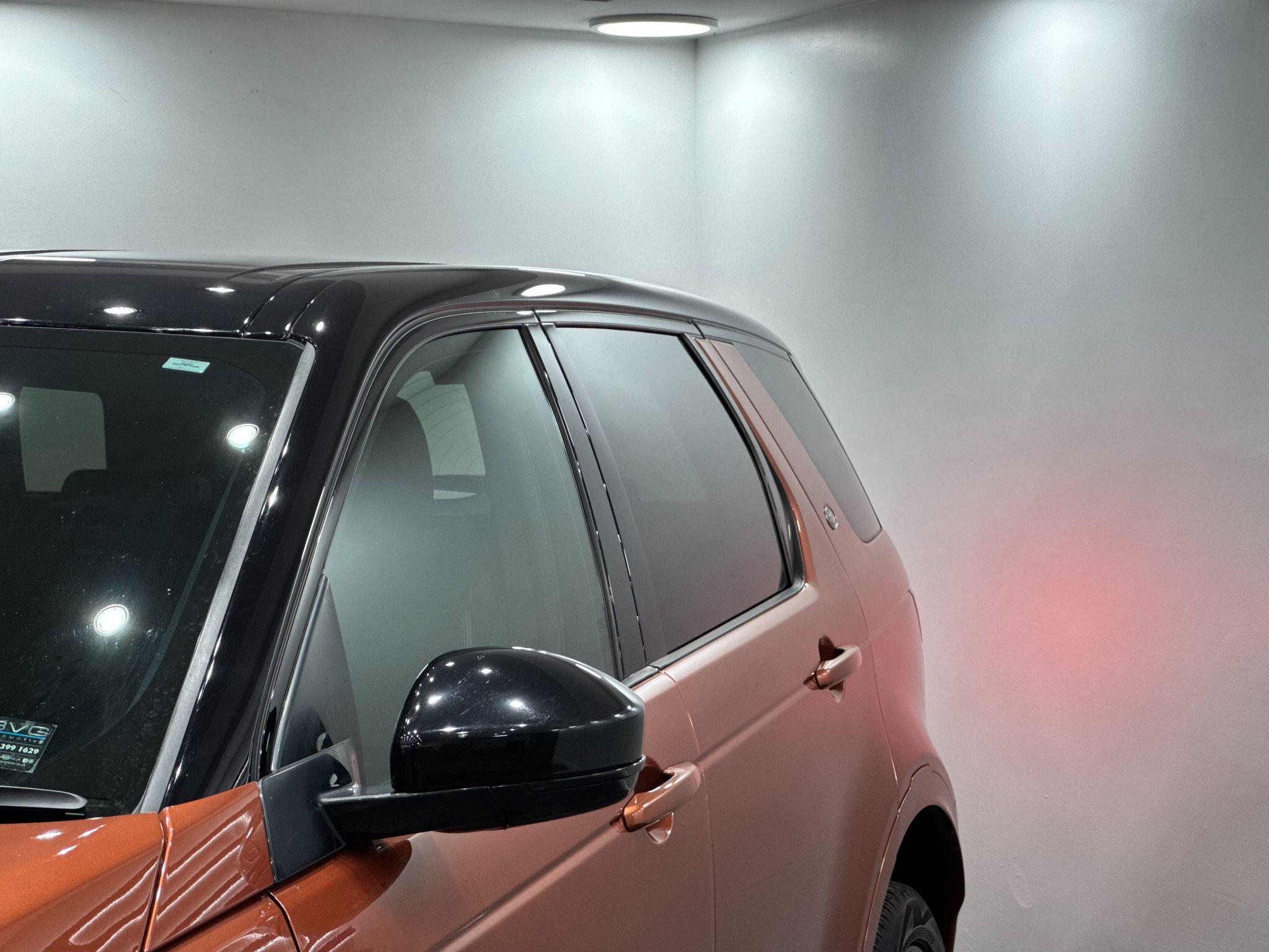 Land Rover Discovery Sport view 11