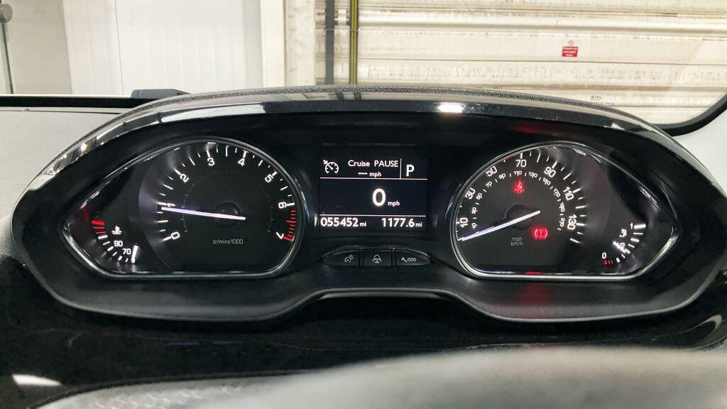 Peugeot 2008 view 11