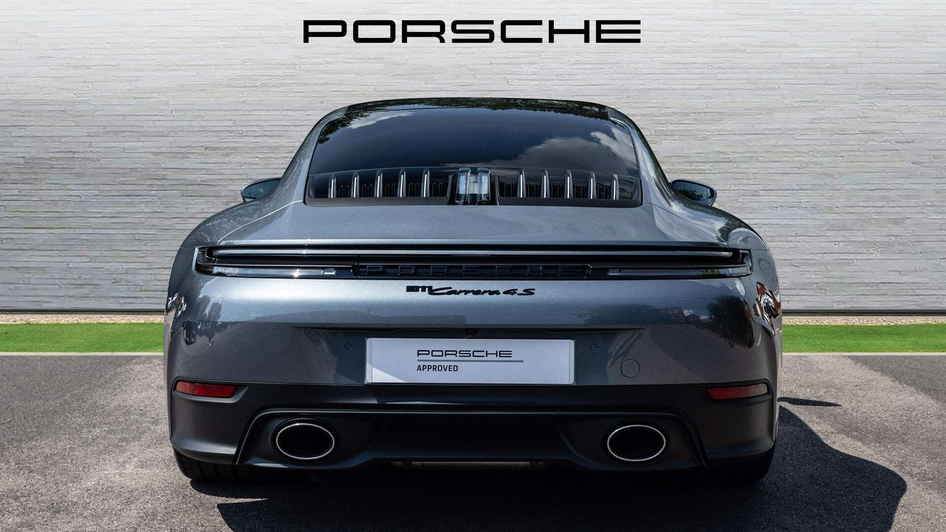 Porsche 911 view 9