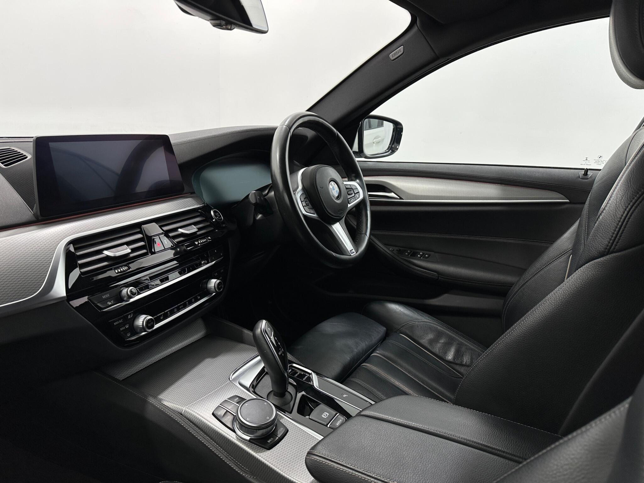 BMW 5 Series view 32