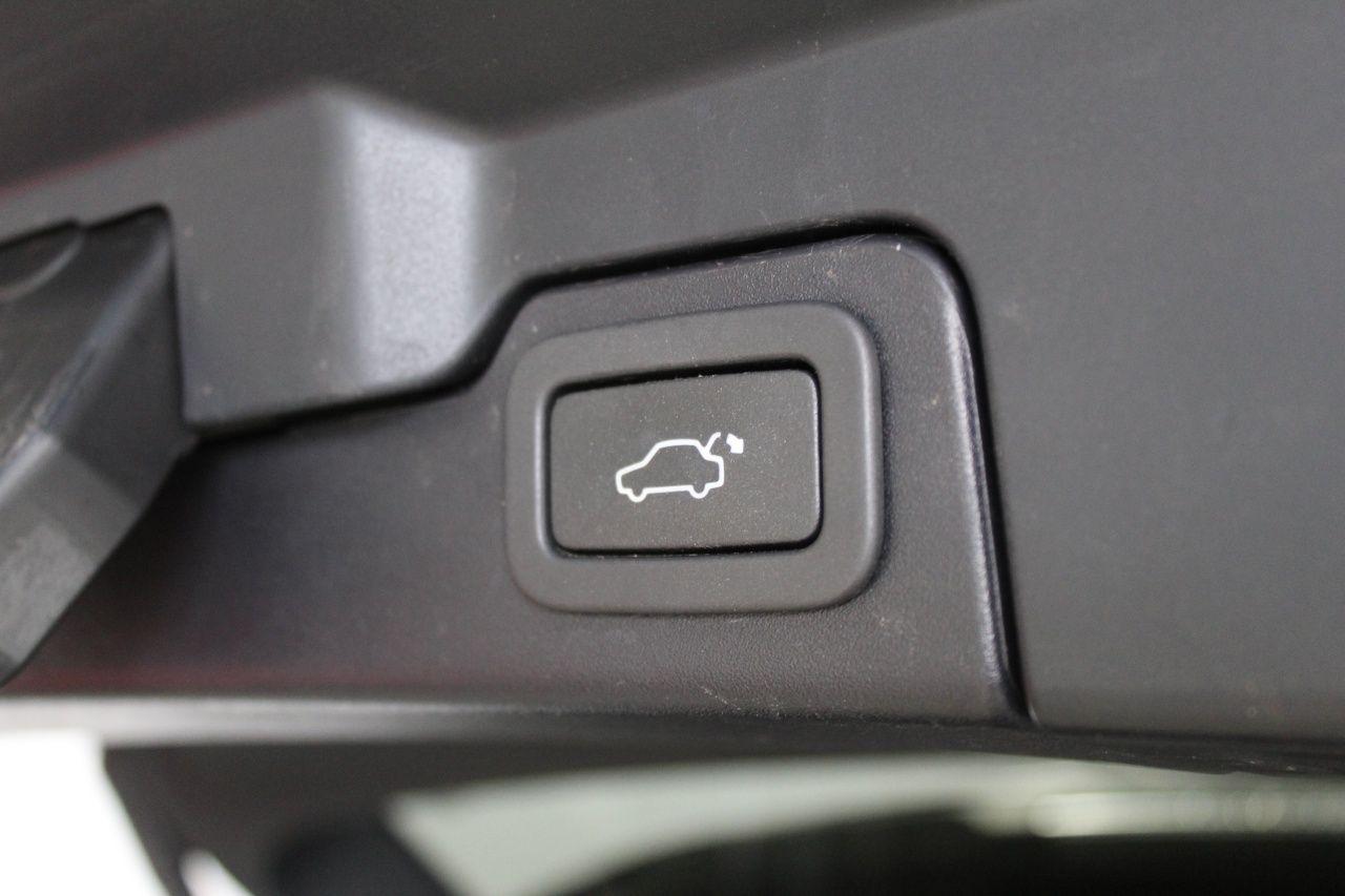 Land Rover Range Rover Evoque view 26